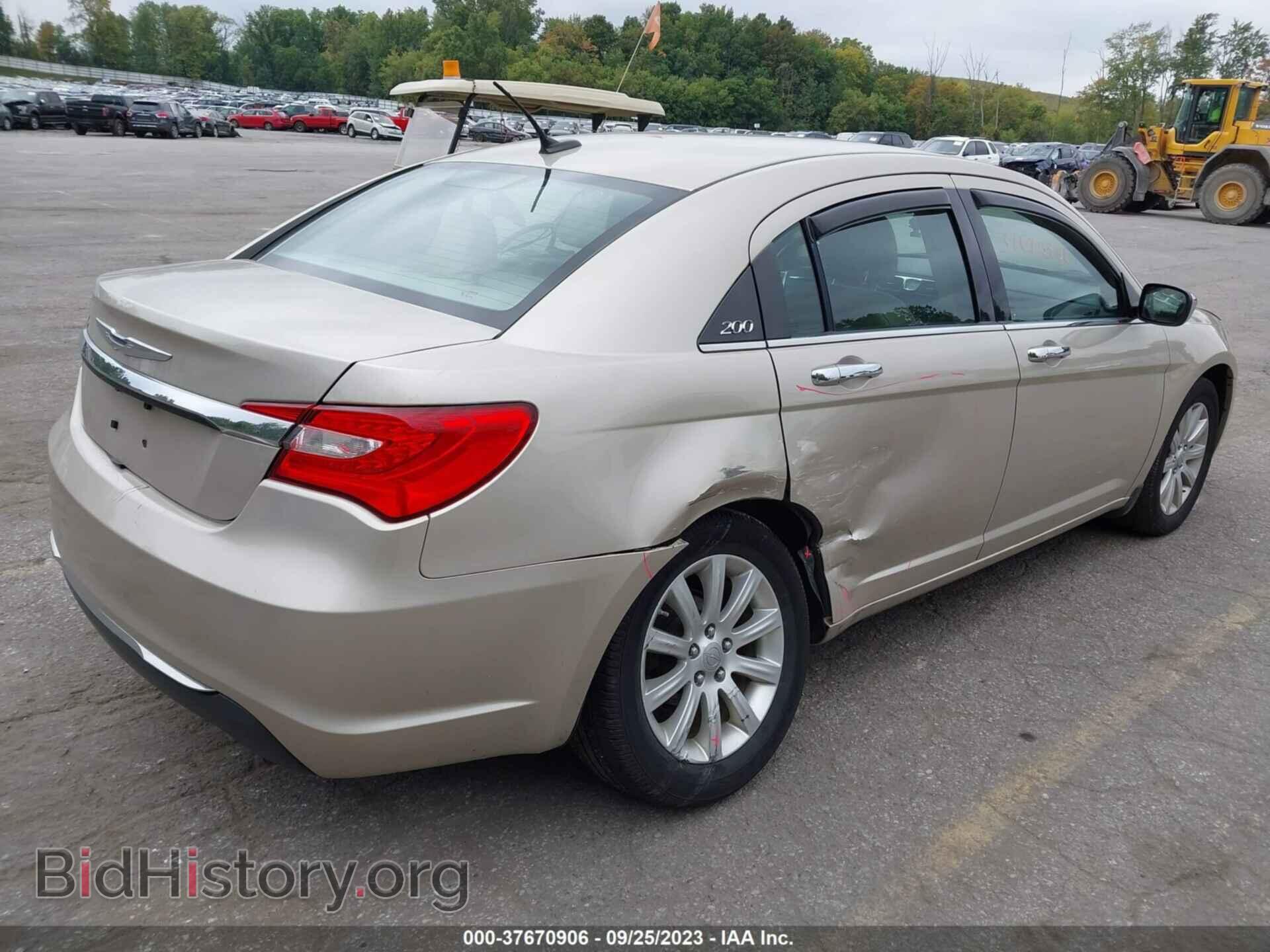 2013 CHRYSLER 200 - VIN: 1C3CCBCG3DN580155 - Фото 4