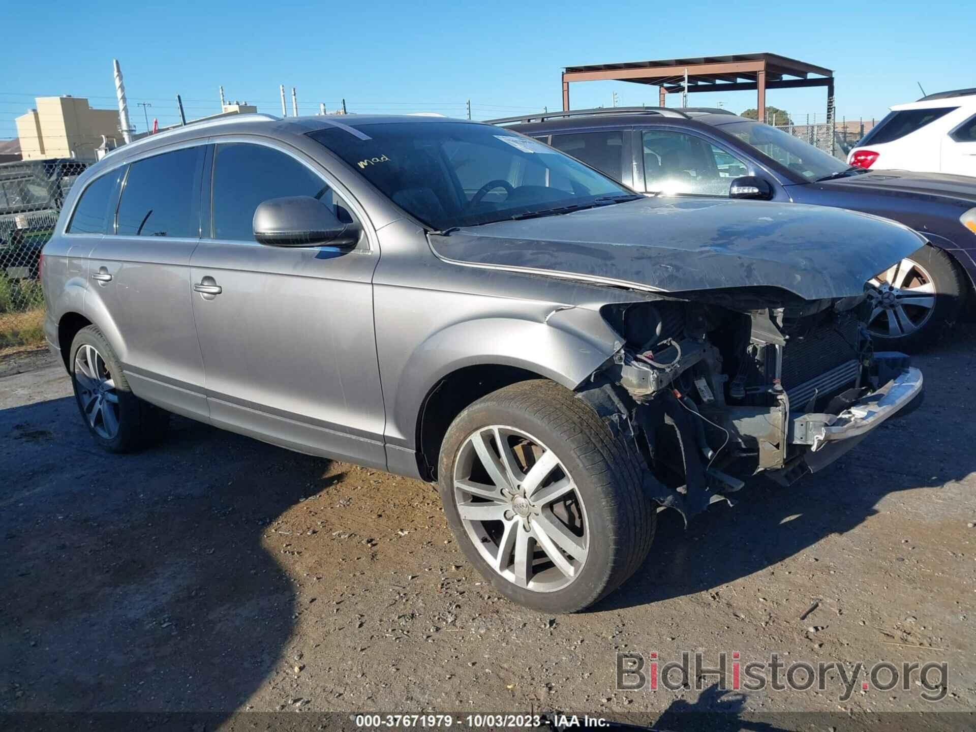 Photo WA1LYAFE6AD007117 - AUDI Q7 2010