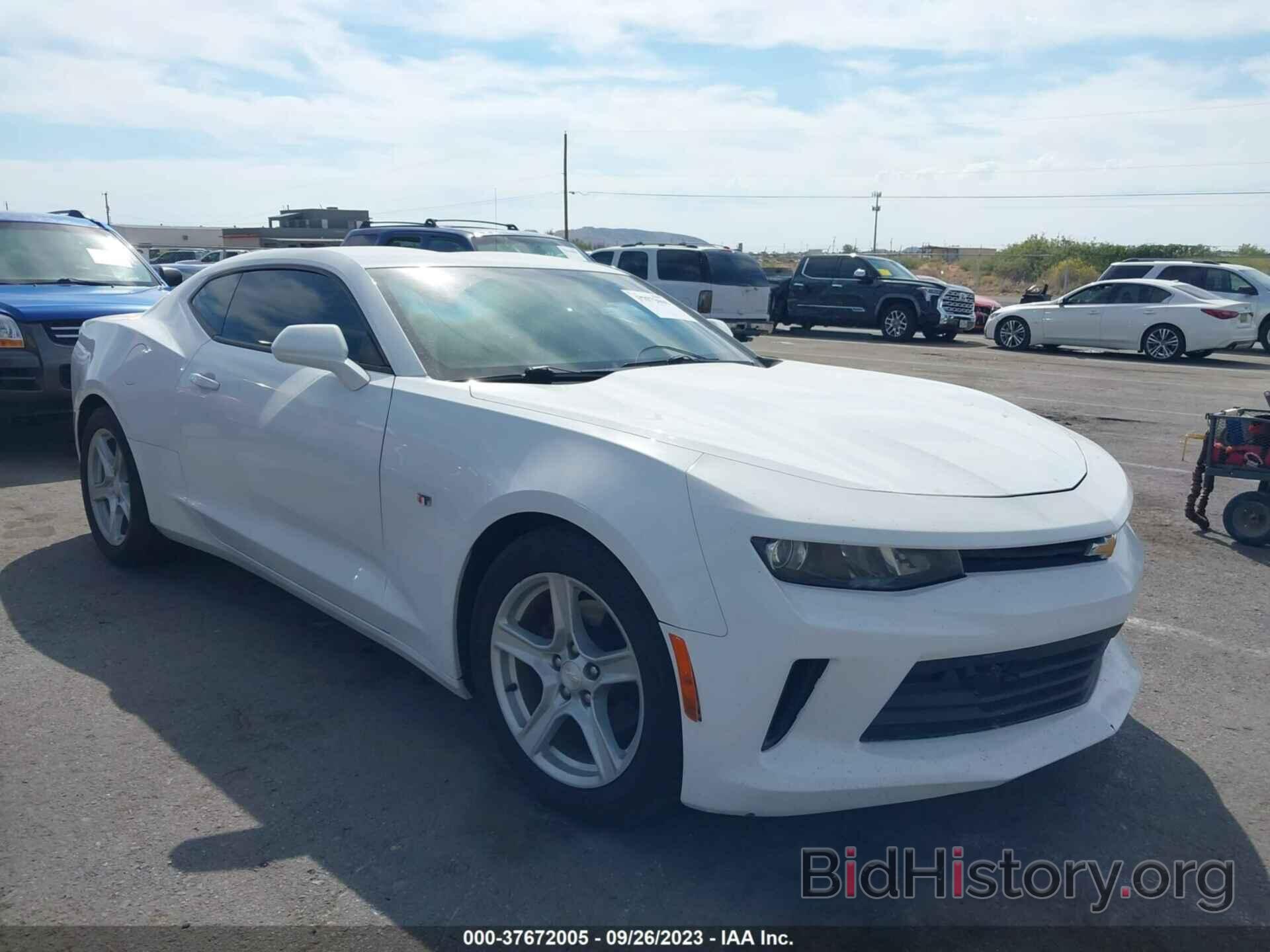 Chevrolet Camaro 2016 белая