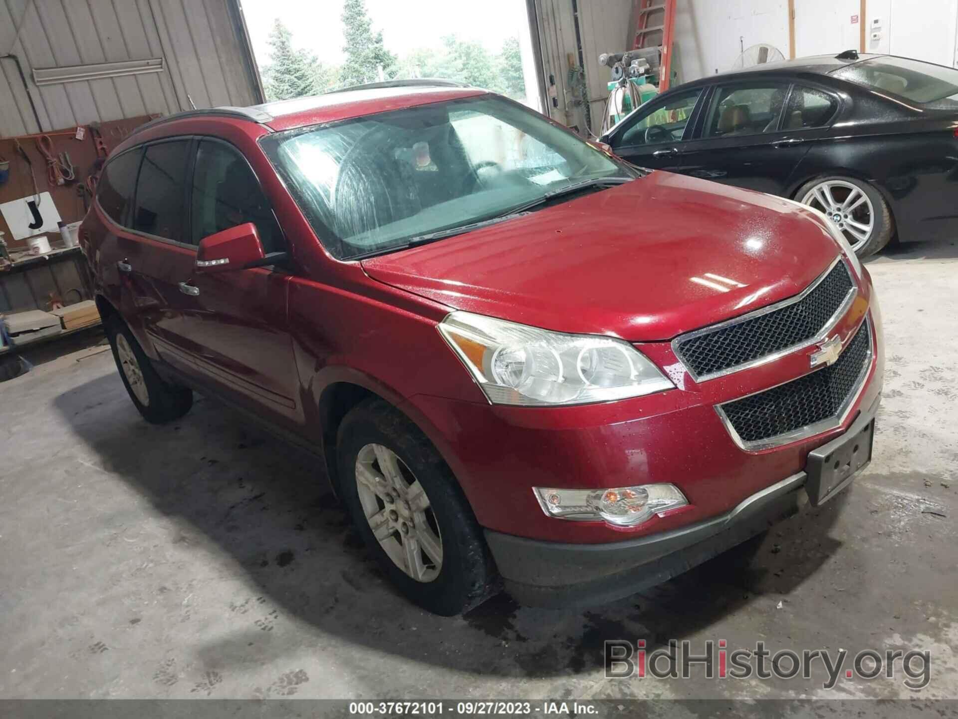Photo 1GNKVGED5BJ313998 - CHEVROLET TRAVERSE 2011