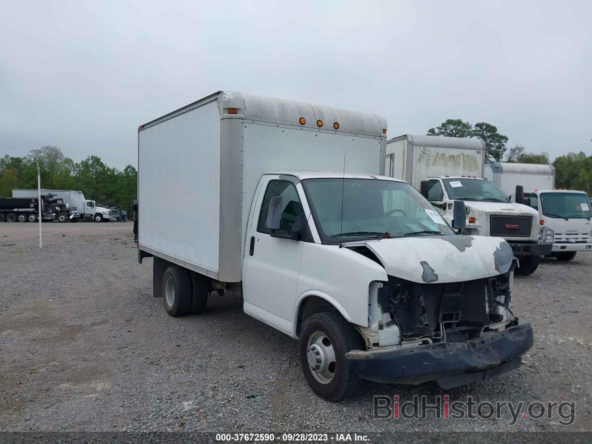 Photo 1GBHG31C981219686 - CHEVROLET EXPRESS COMMERCIAL 2008