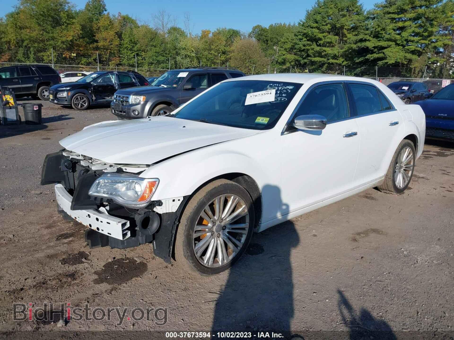 2011 CHRYSLER 300 - VIN: 2C3CA5CG4BH584373 - Фото 2
