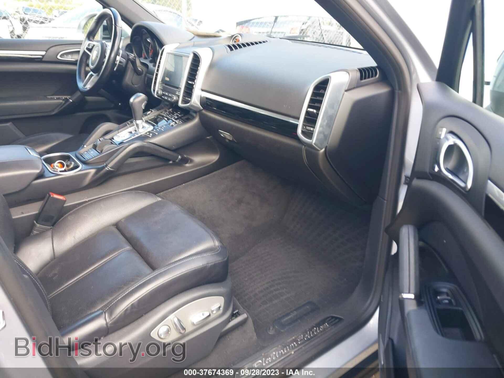 2017 PORSCHE CAYENNE - VIN: WP1AA2A25HKA85042 - Фото 5