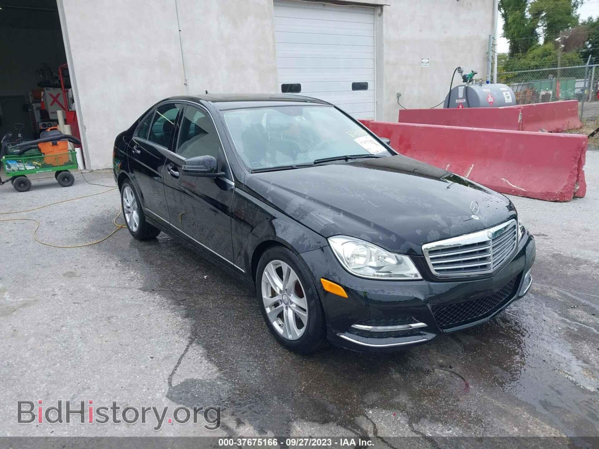 Photo WDDGF8BB6CF856565 - MERCEDES-BENZ C-CLASS 2012