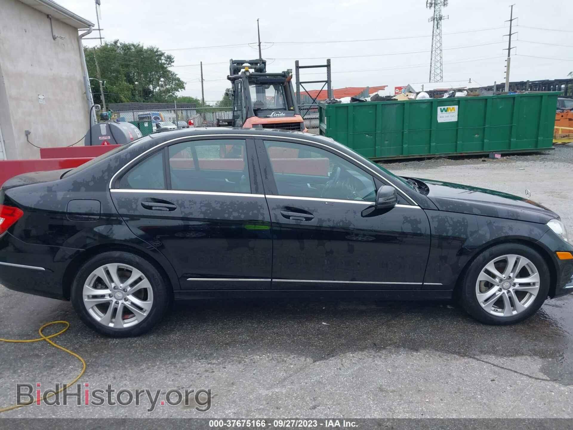 2012 MERCEDES-BENZ C-CLASS - VIN: WDDGF8BB6CF856565 - Фото 13