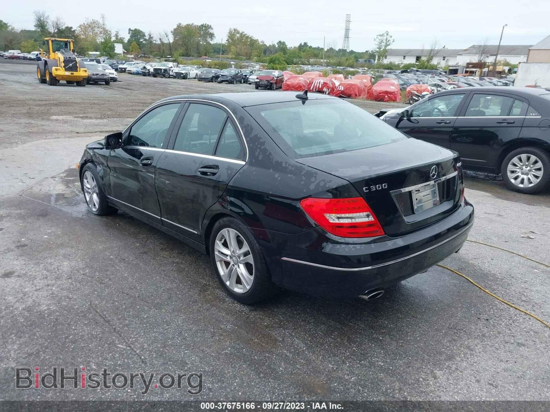 2012 MERCEDES-BENZ C-CLASS - VIN: WDDGF8BB6CF856565 - Фото 3