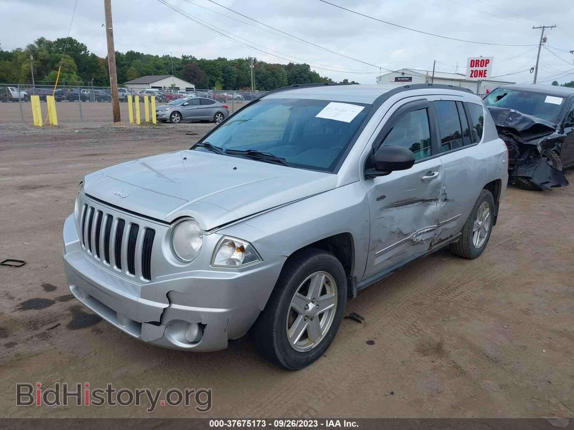 2010 JEEP COMPASS - VIN: 1J4NT4FBXAD519770 - Фото 2