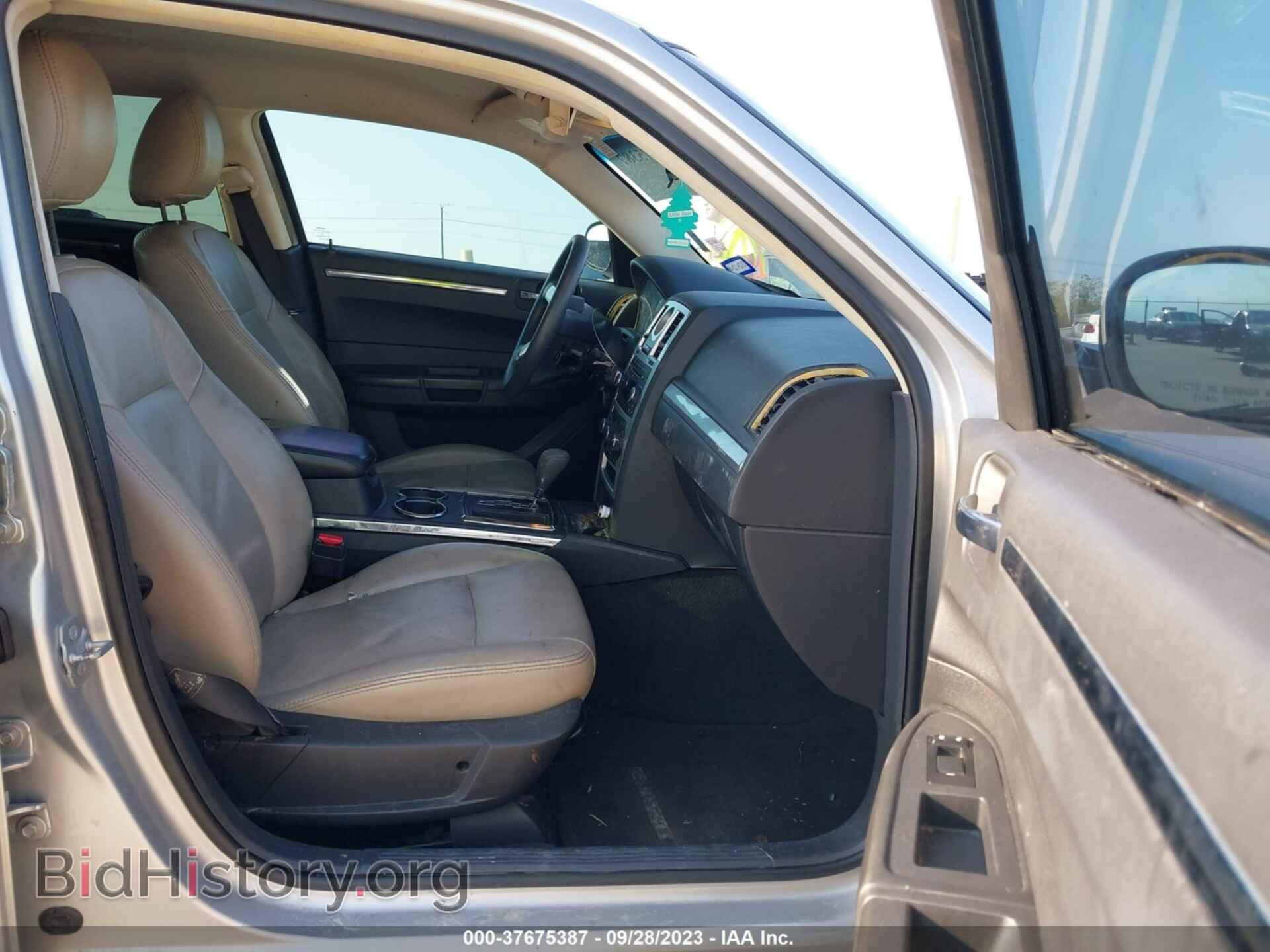 2010 CHRYSLER 300 - VIN: 2C3CA4CD4AH132373 - Фото 5