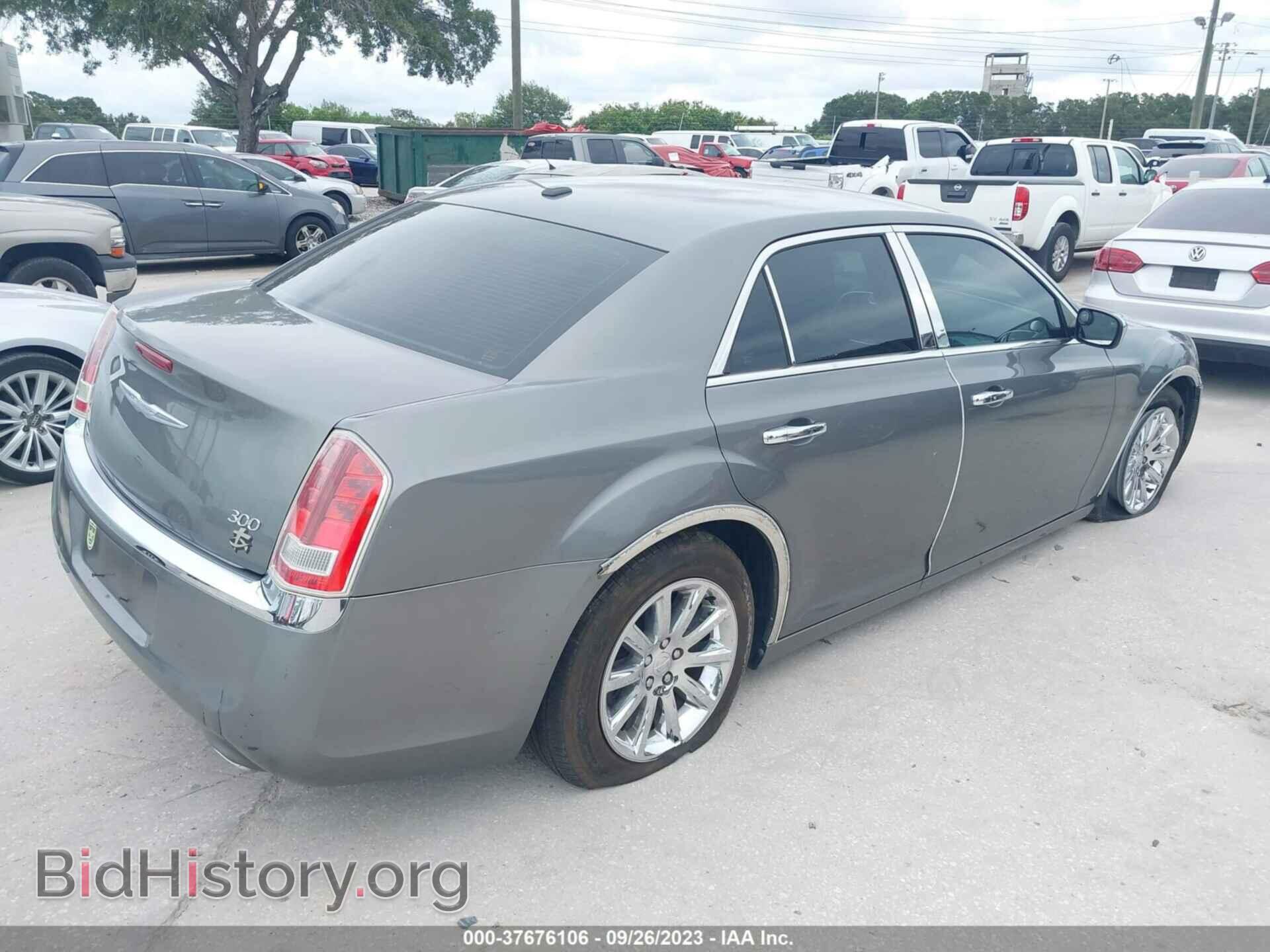 2012 CHRYSLER 300 - VIN: 2C3CCACG7CH216435 - Фото 4