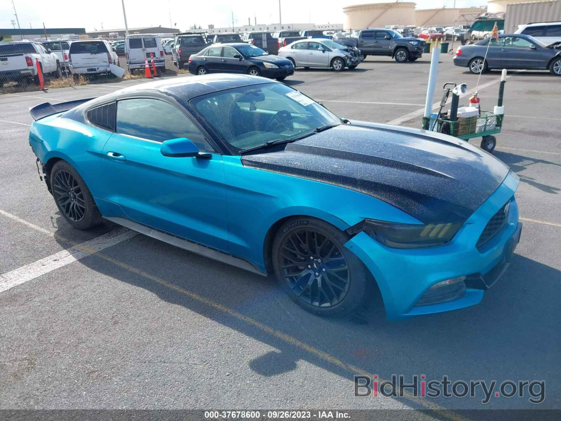 Photo 1FA6P8AM1F5377122 - FORD MUSTANG 2015