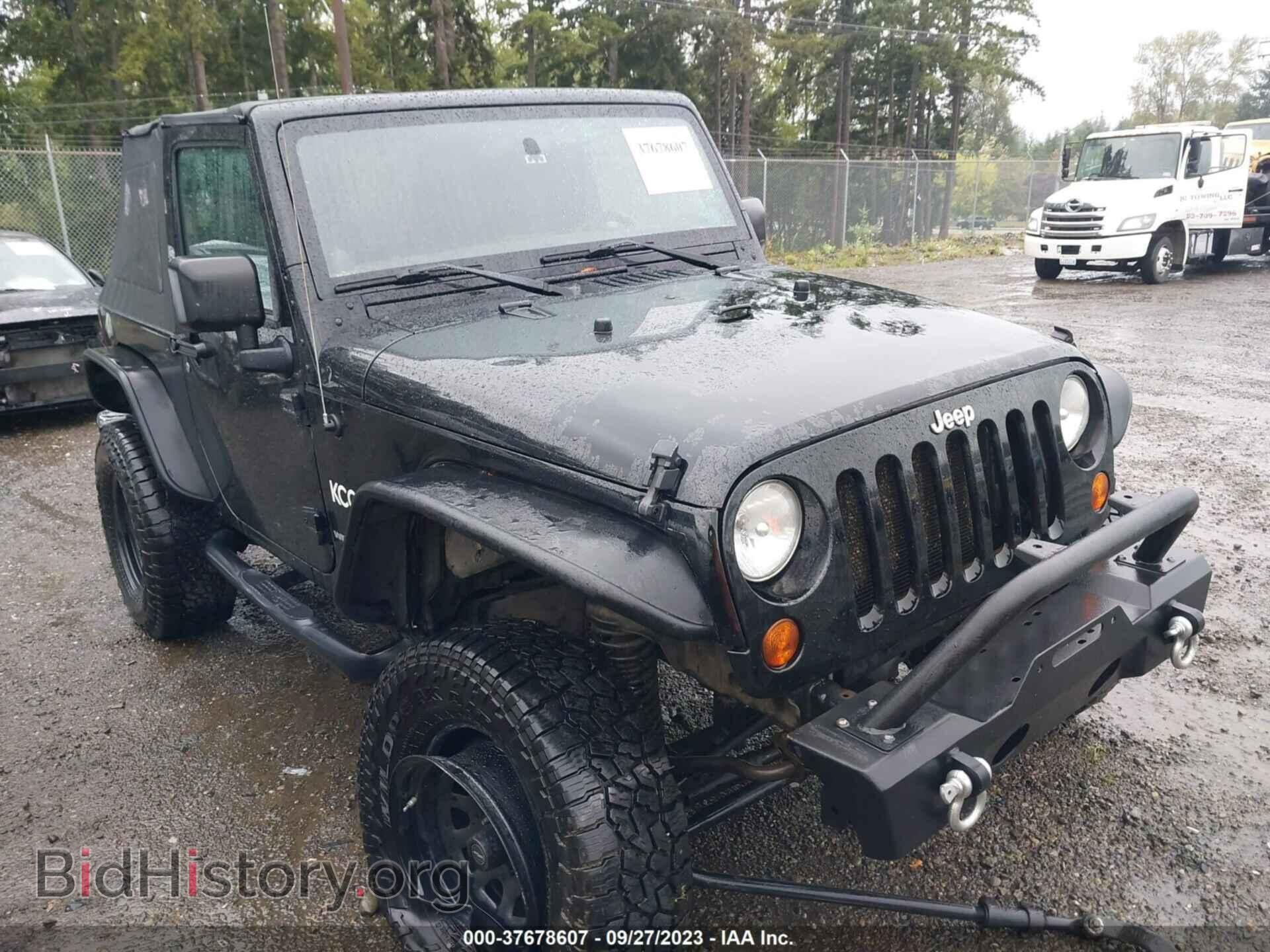 Photo 1J4AA2D11BL518680 - JEEP WRANGLER 2011