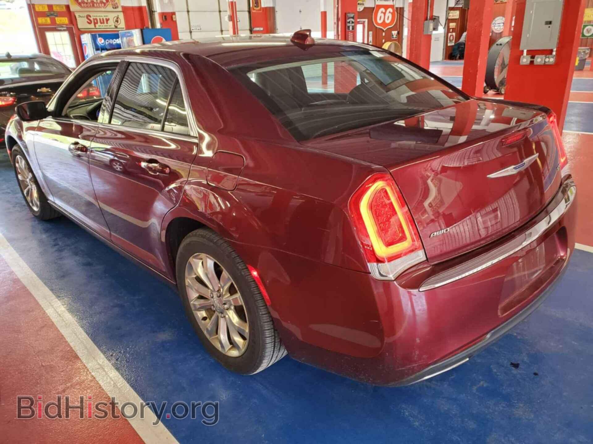 2019 CHRYSLER 300 - VIN: 2C3CCARGXKH566440 - Фото 6
