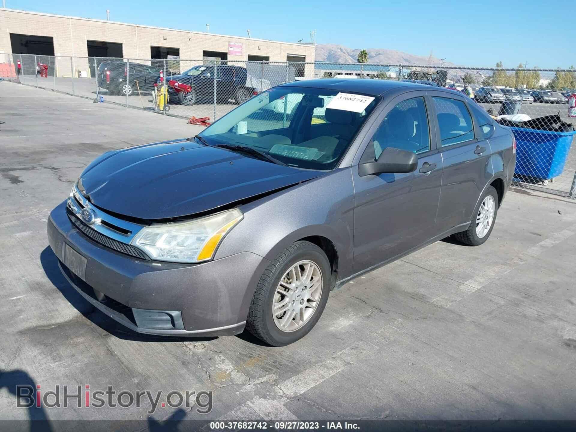 2011 FORD FOCUS - VIN: 1FAHP3FN8BW181549 - Photo 2