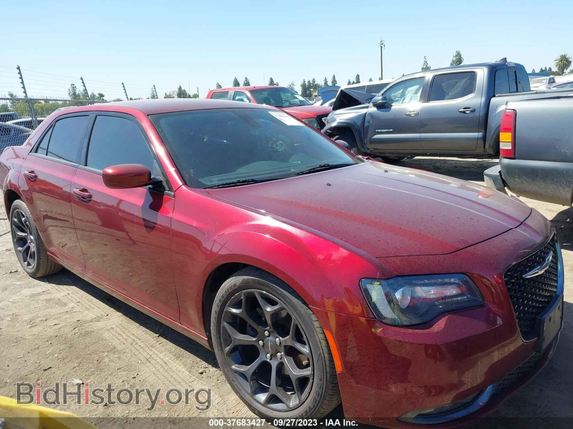 2019 CHRYSLER 300 - VIN: 2C3CCABG5KH654418 - Фото 13