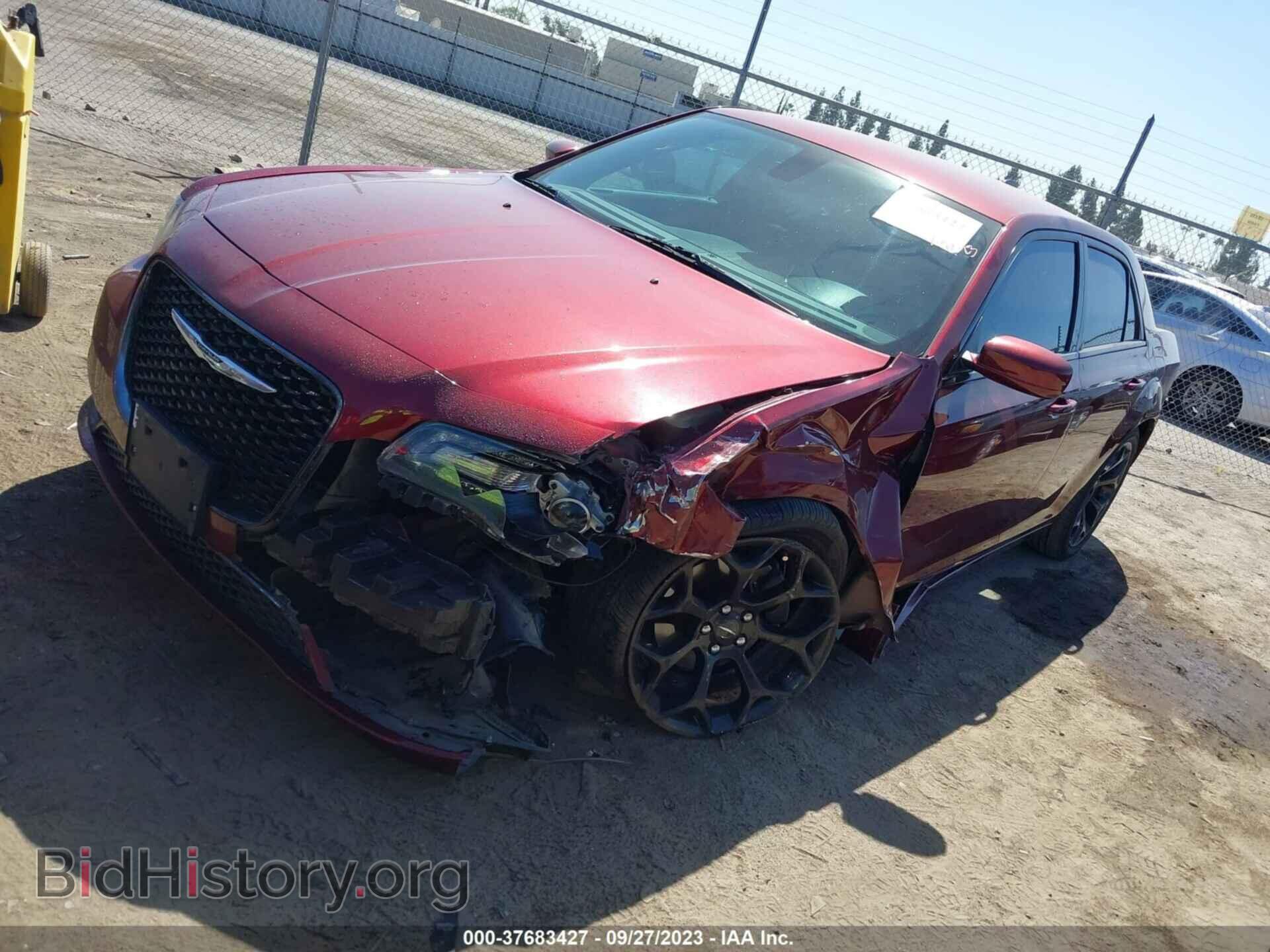 2019 CHRYSLER 300 - VIN: 2C3CCABG5KH654418 - Фото 14