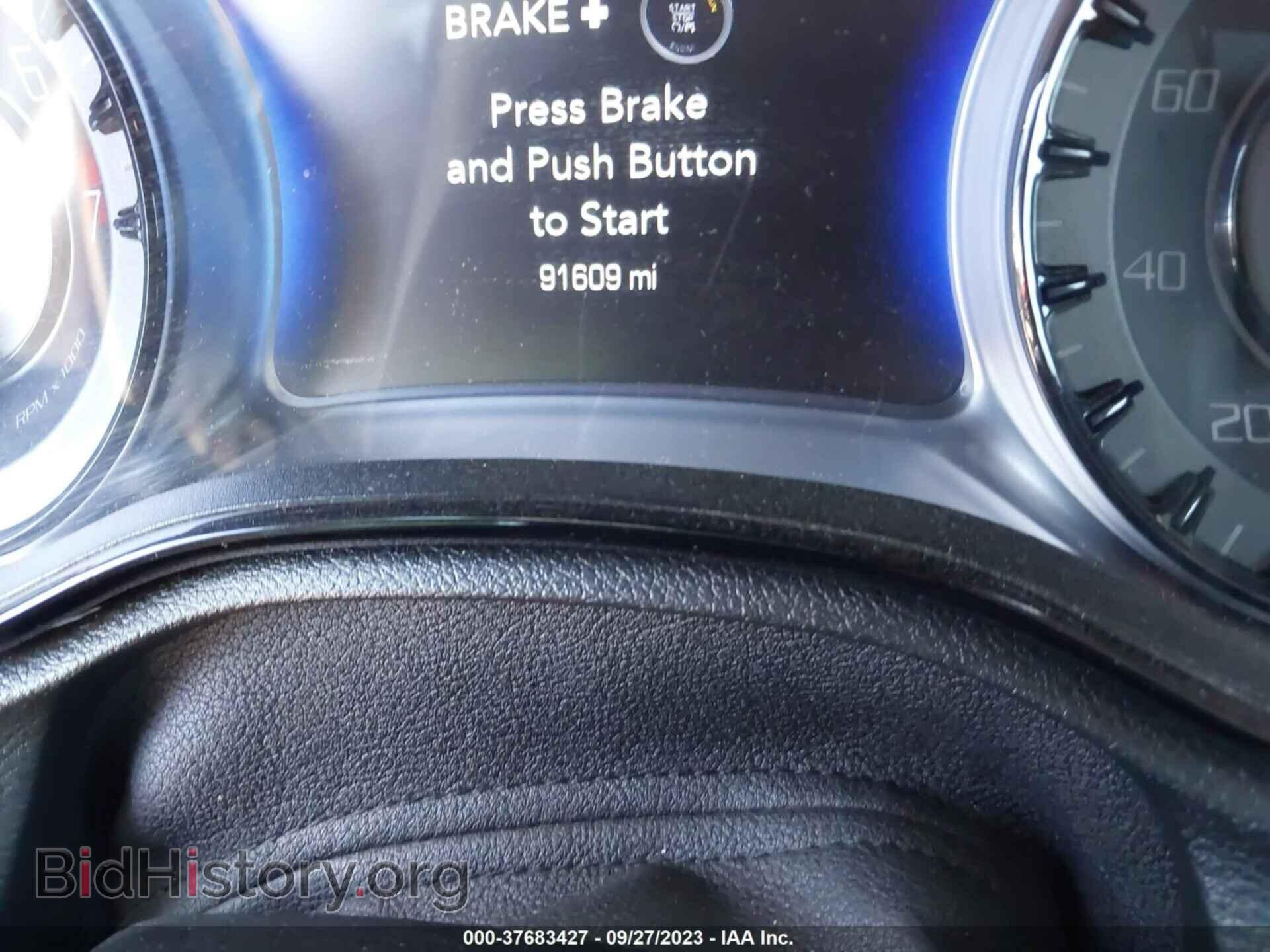 2019 CHRYSLER 300 - VIN: 2C3CCABG5KH654418 - Фото 15