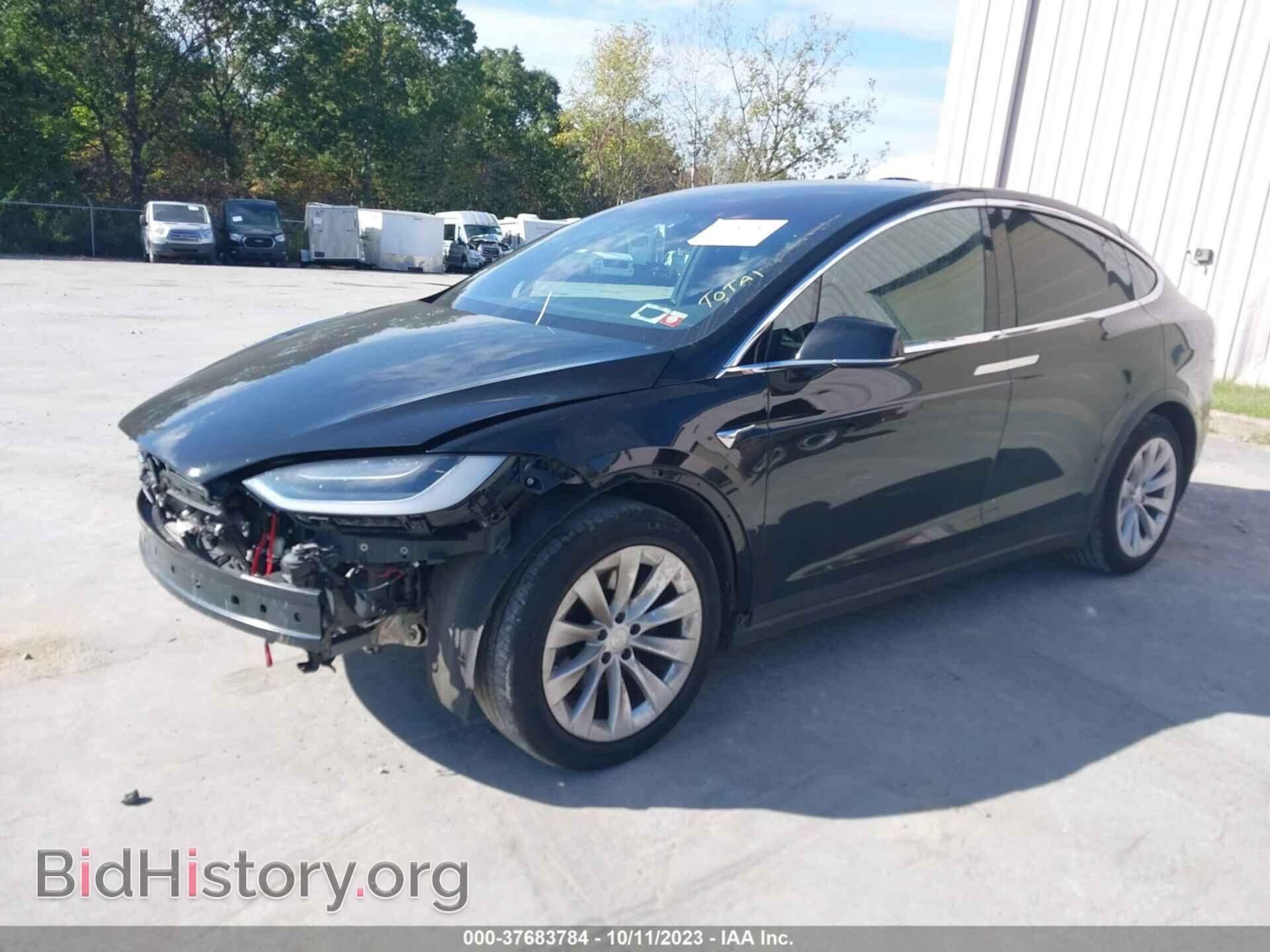 2018 TESLA MODEL X - VIN: 5YJXCAE24JF137600 - Фото 2
