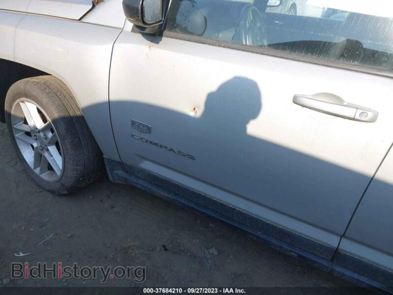 2011 Jeep COMPASS (VIN 1J4NT5FB2BD203125) — photo 6 of 11