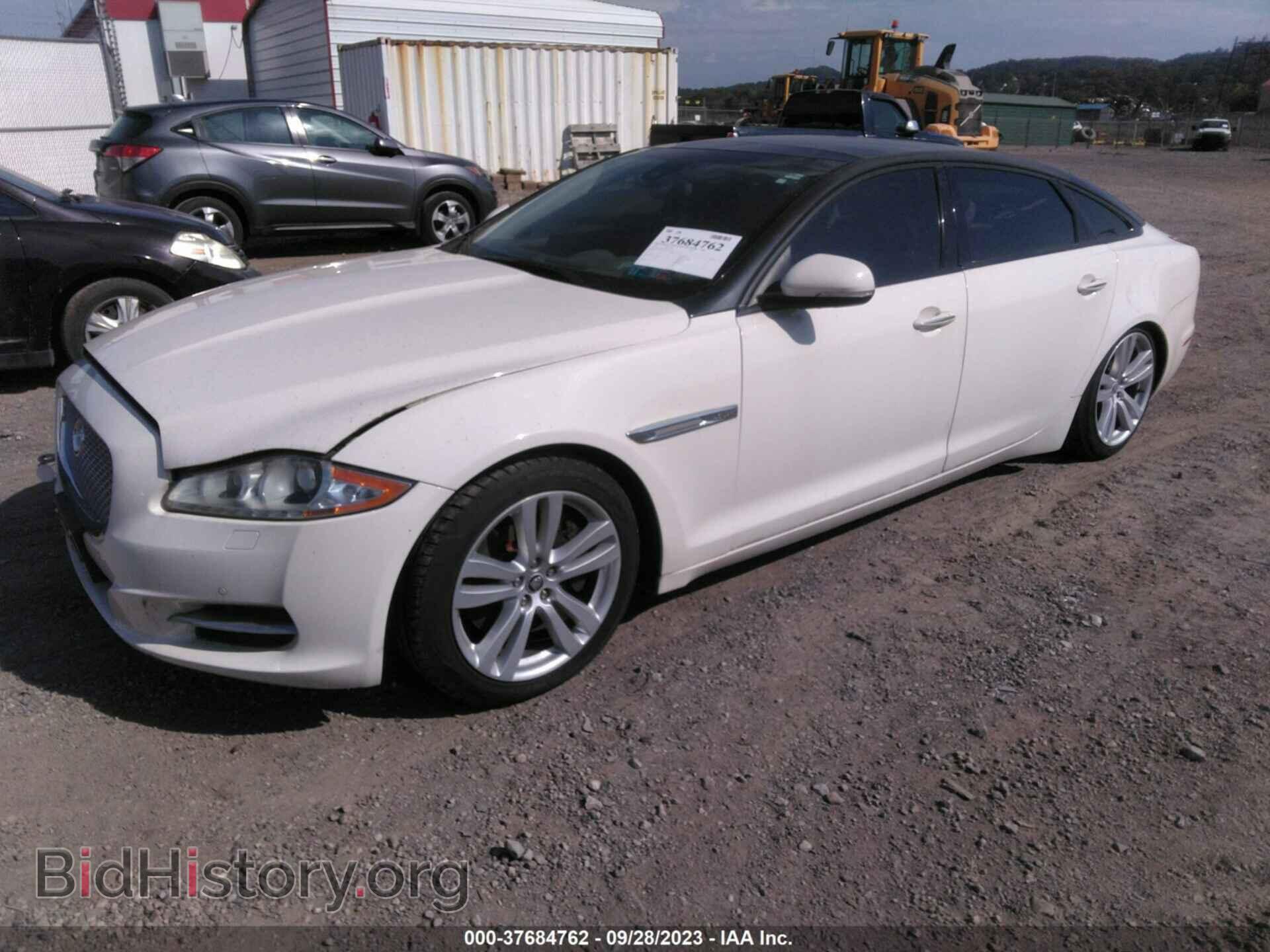 2011 JAGUAR XJ - VIN: SAJWA2GB8BLV01506 - Фото 2