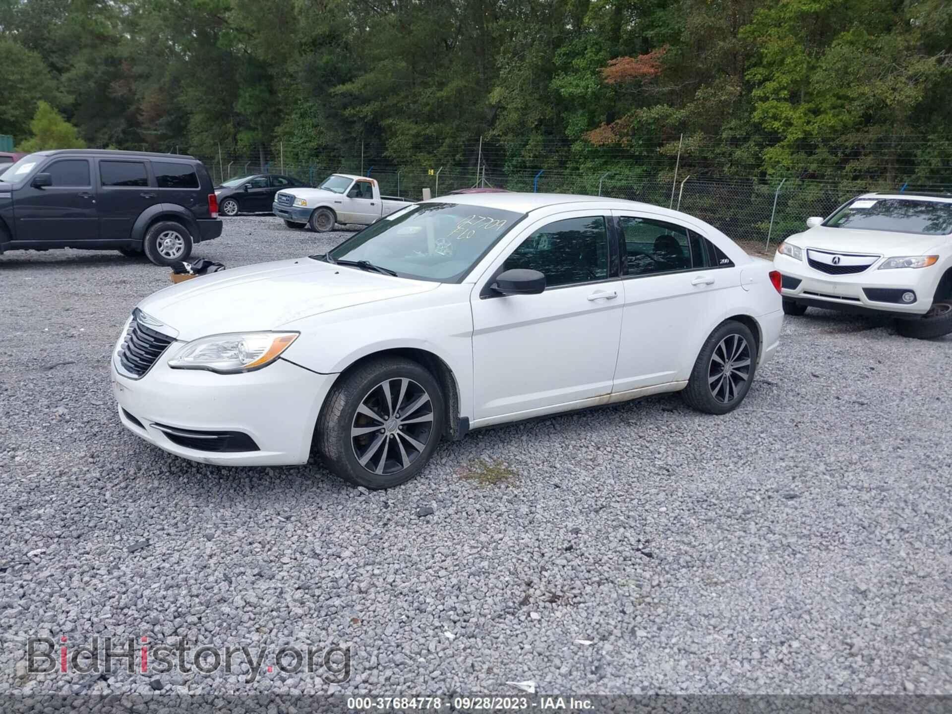 2012 CHRYSLER 200 - VIN: 1C3CCBAB5CN127709 - Фото 2