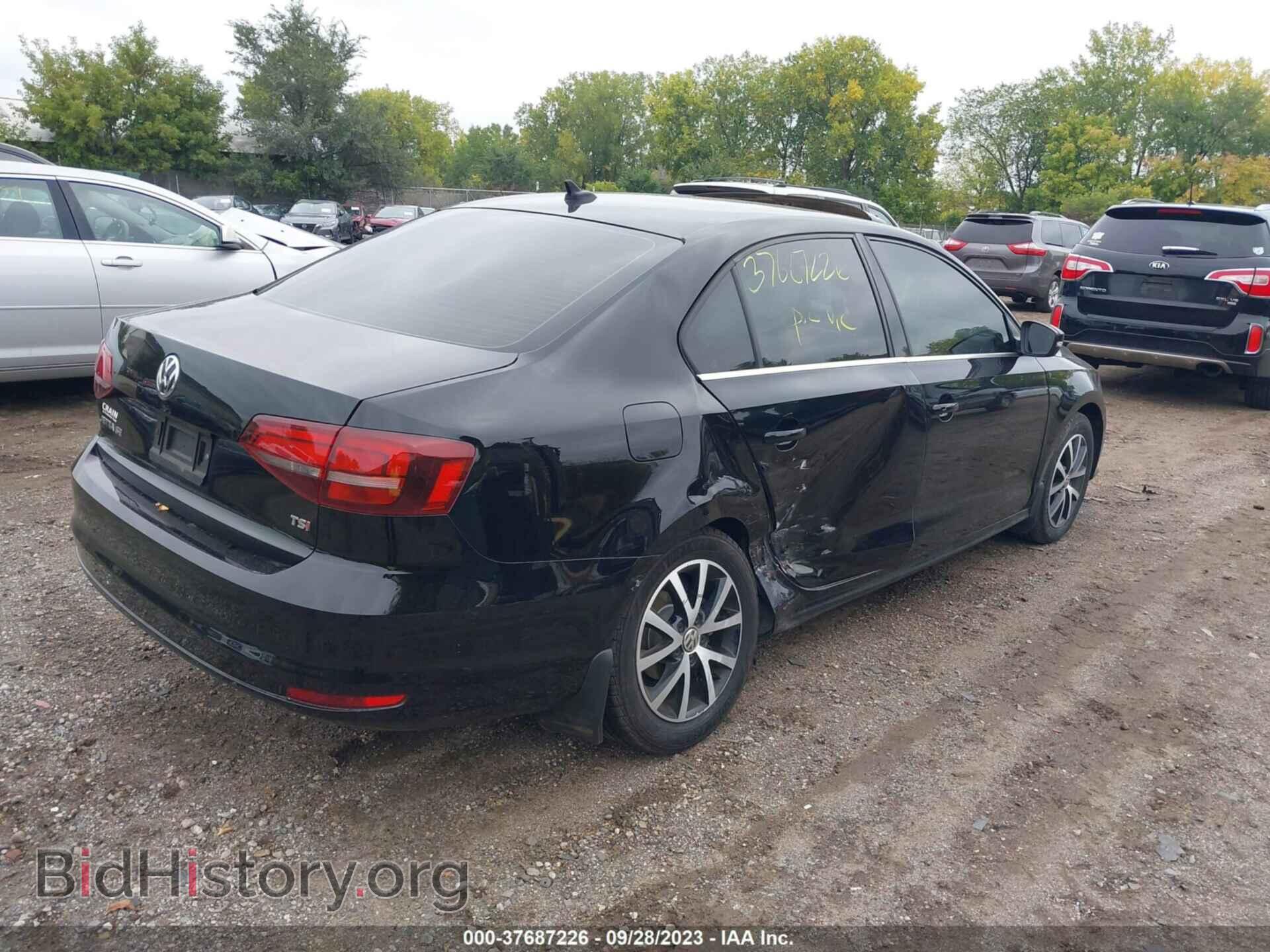 2017 VOLKSWAGEN JETTA - VIN: 3VWDB7AJ5HM264073 - Фото 4