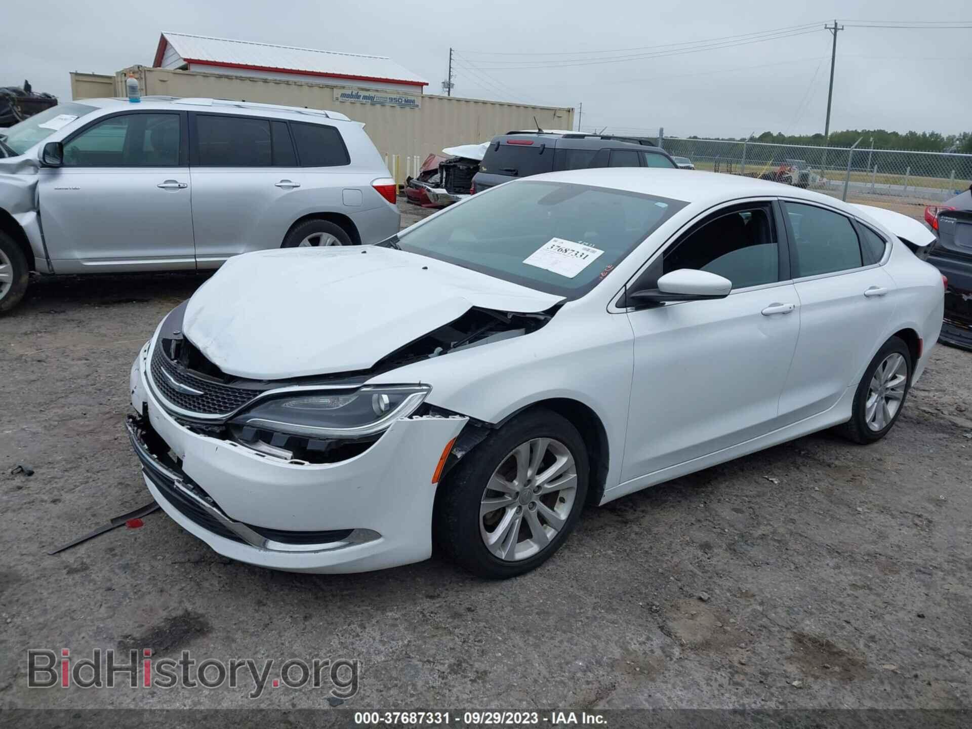 2015 CHRYSLER 200 - VIN: 1C3CCCAB5FN724210 - Фото 2