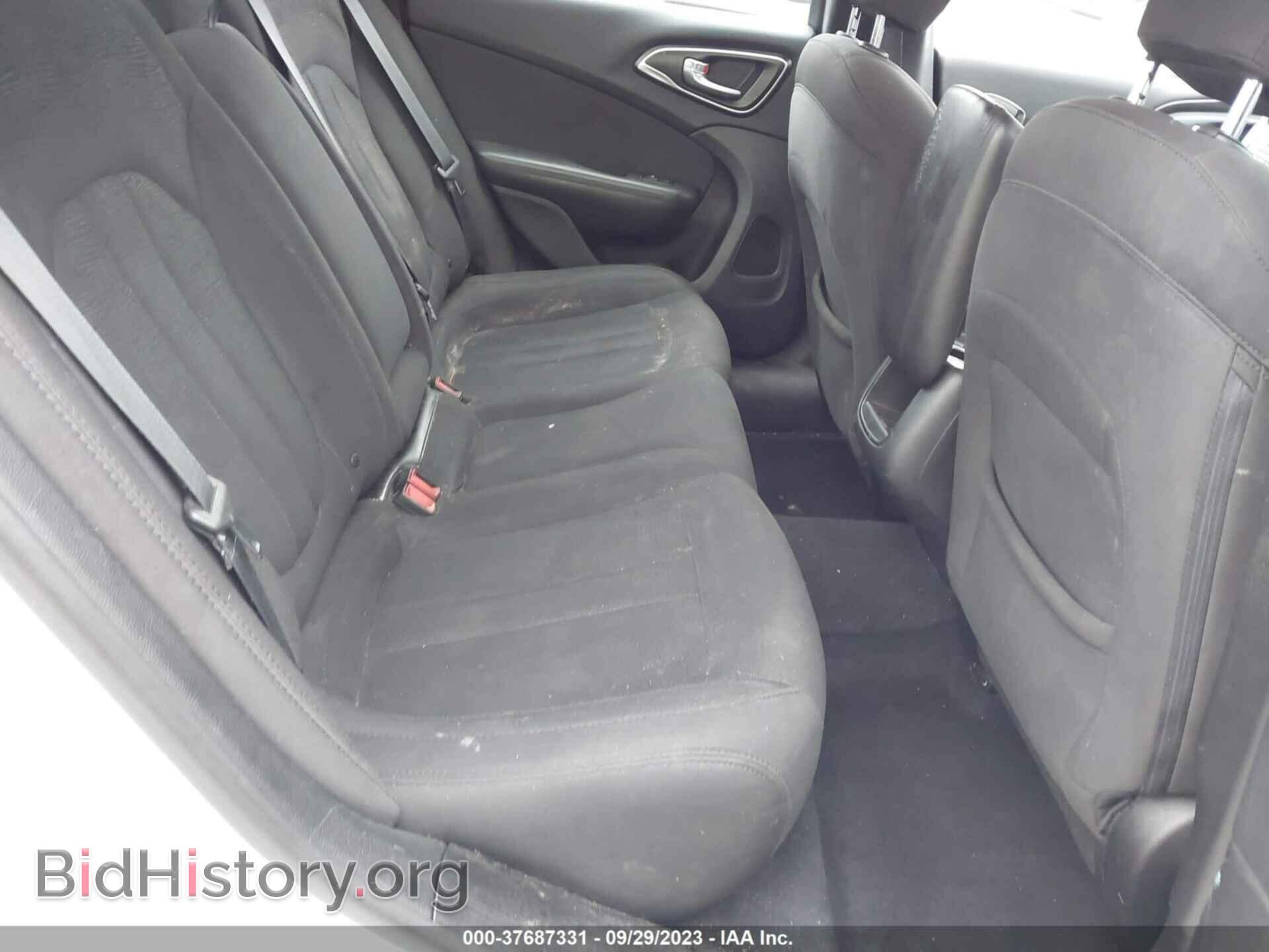 2015 CHRYSLER 200 - VIN: 1C3CCCAB5FN724210 - Фото 8