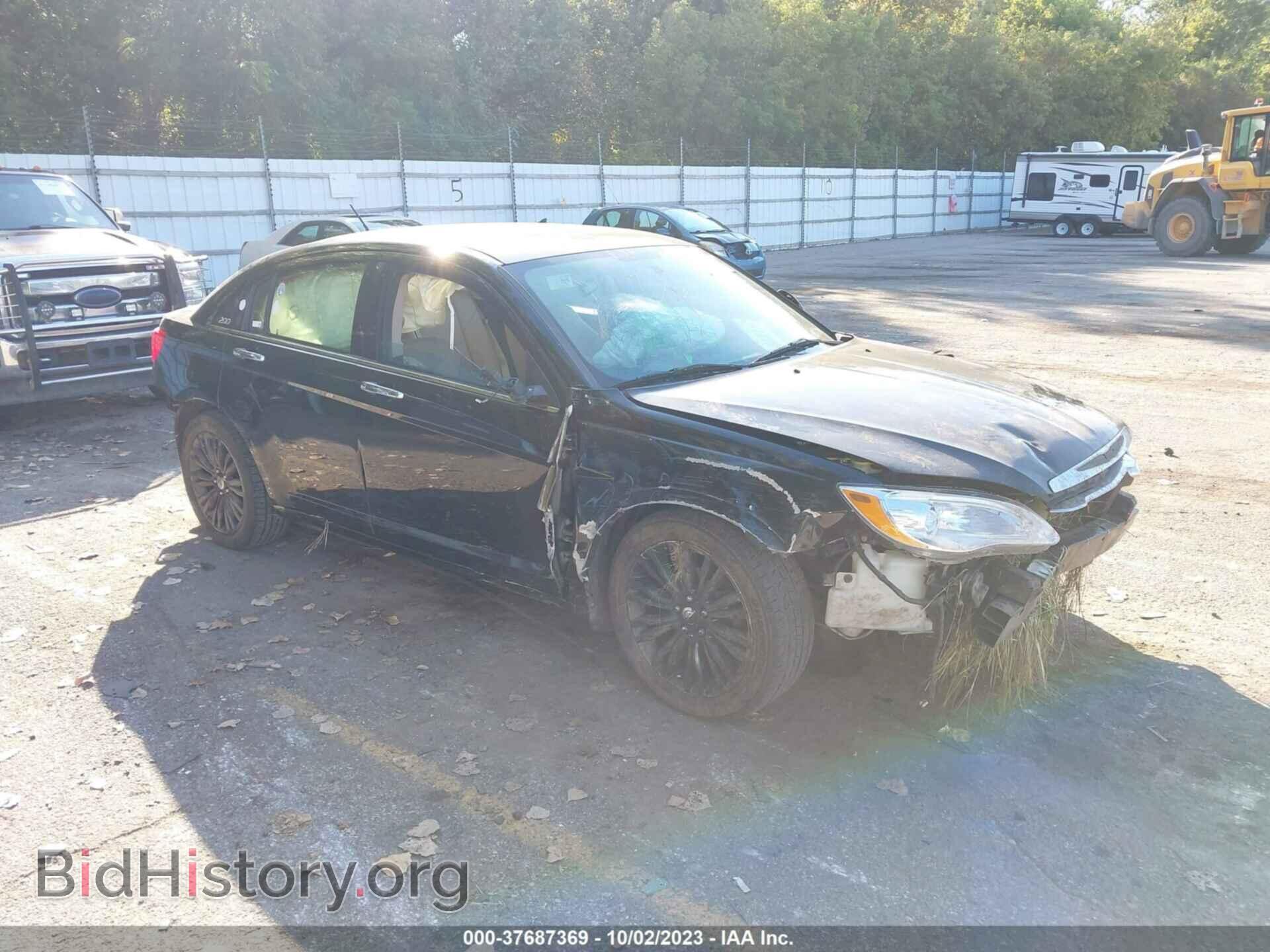 Photo 1C3BC2FGXBN580996 - CHRYSLER 200 2011