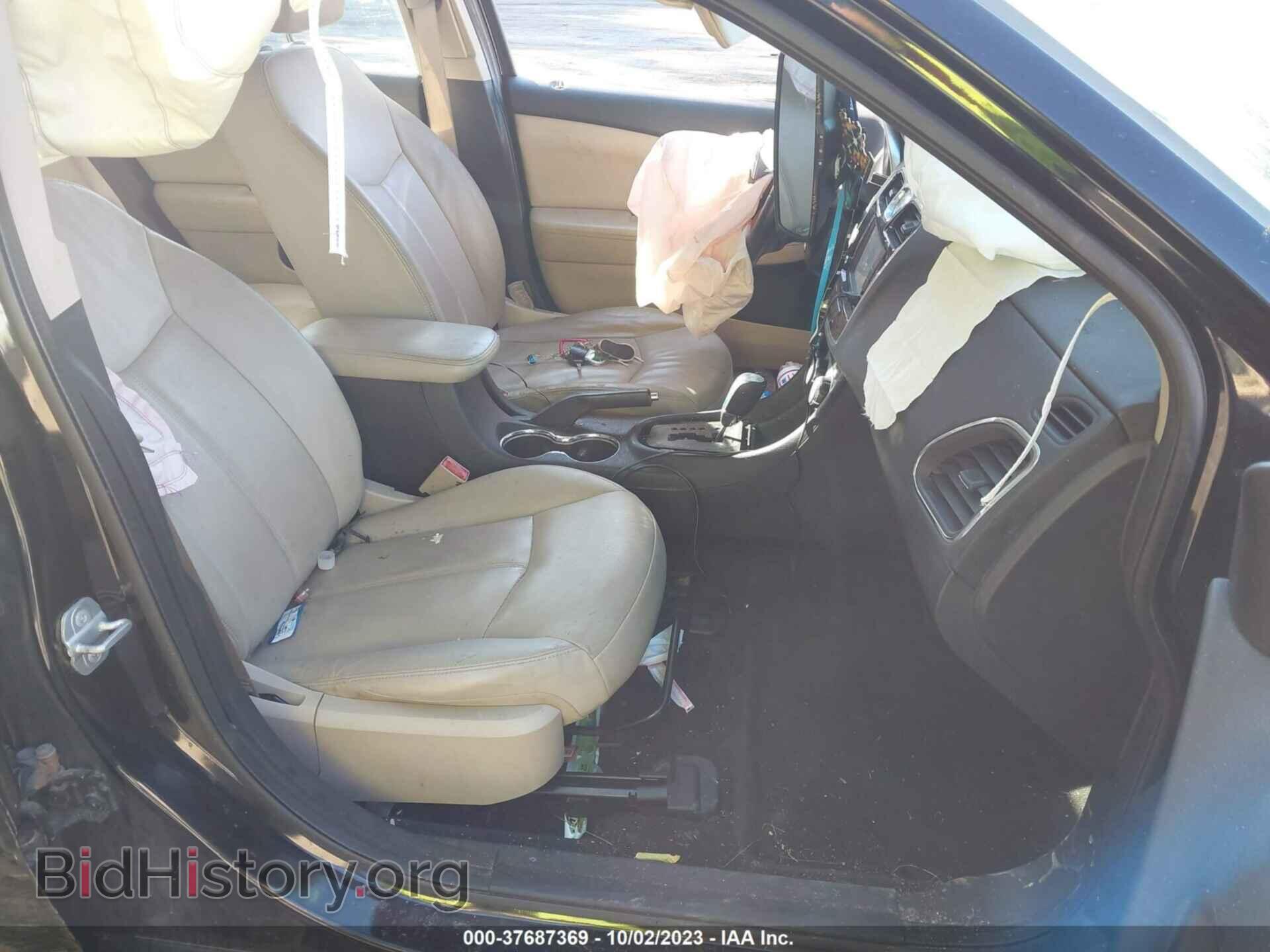 2011 CHRYSLER 200 - VIN: 1C3BC2FGXBN580996 - Фото 5