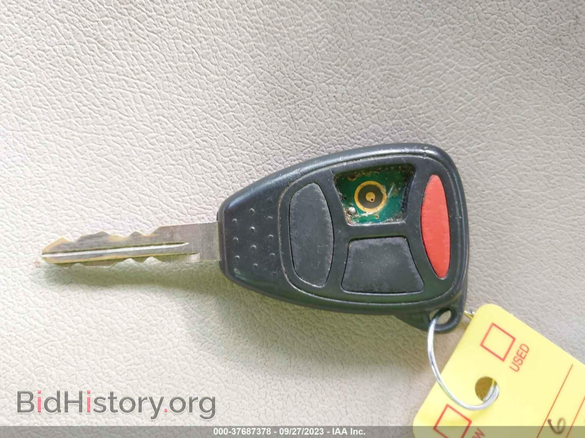 2006 CHRYSLER 300 - VIN: 2C3KA53G66H257703 - Фото 11