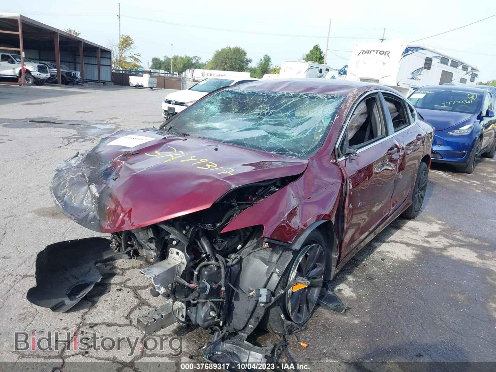 2016 CHRYSLER 200 - VIN: 1C3CCCAB0GN126821 - Photo 2