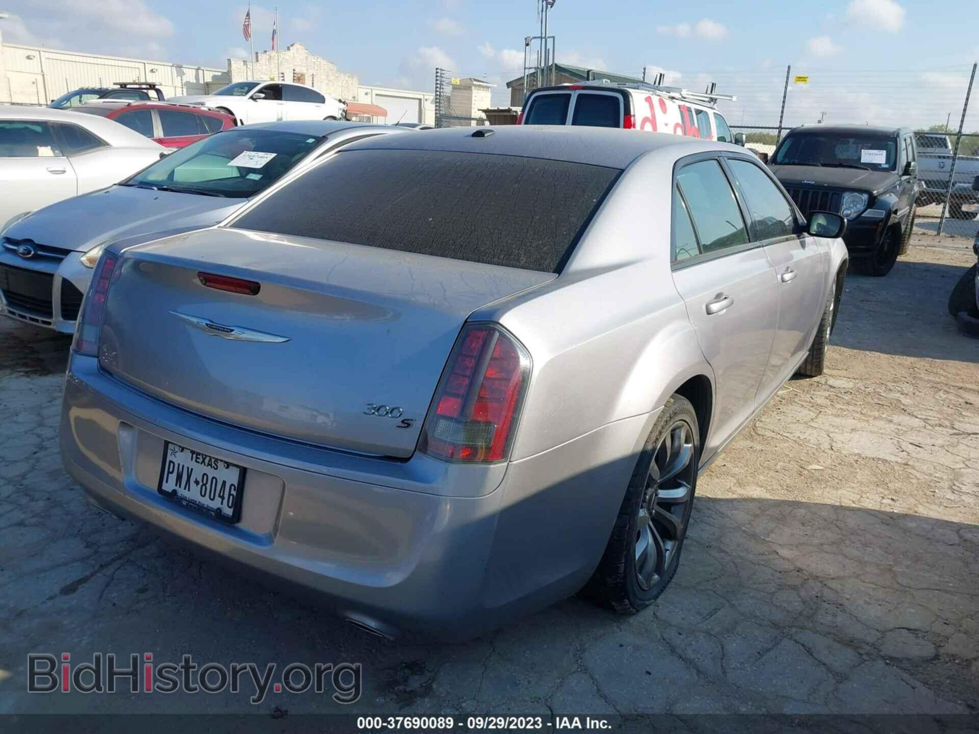 2014 CHRYSLER 300 - VIN: 2C3CCABG1EH336445 - Фото 4