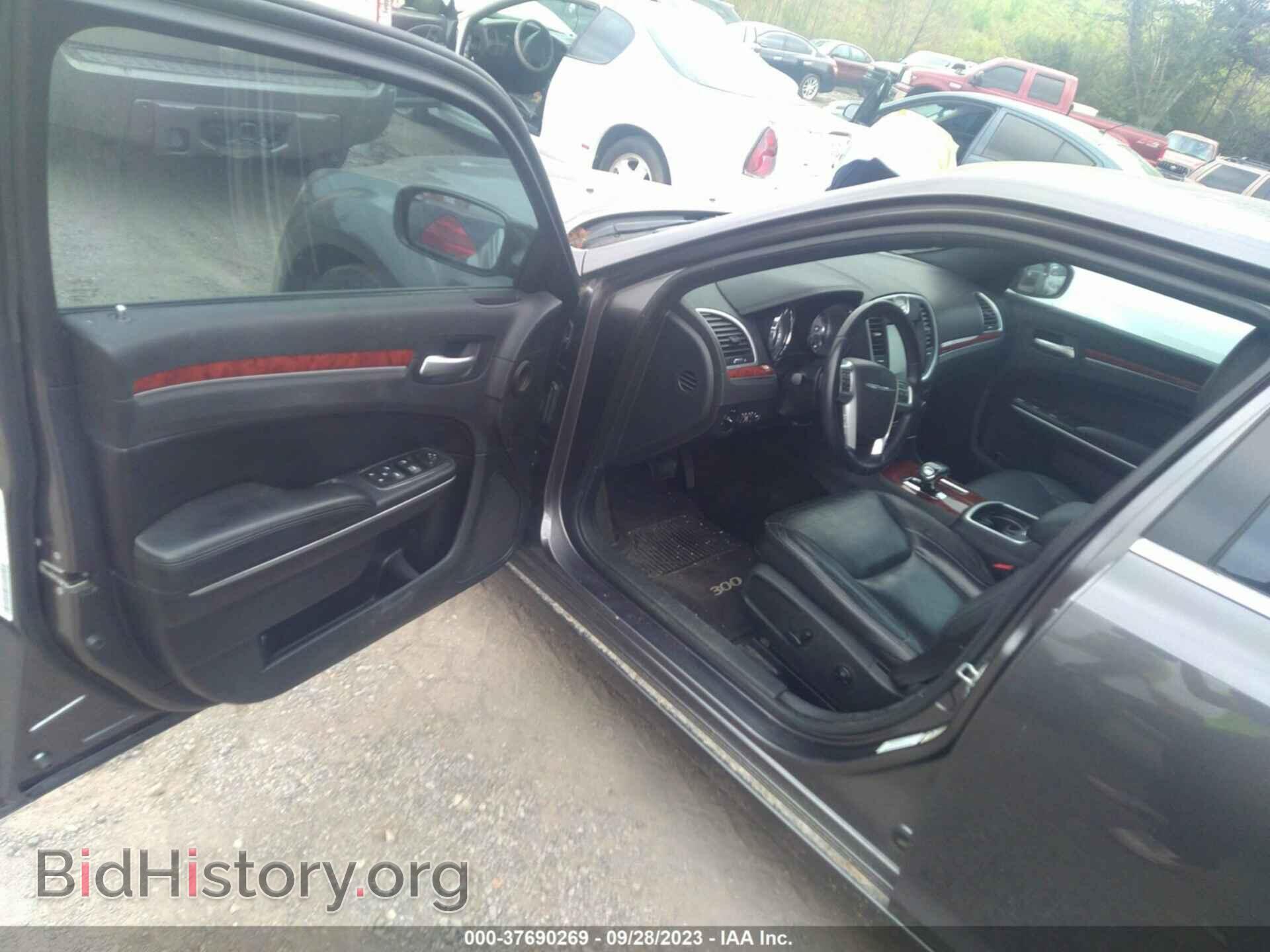 2014 CHRYSLER 300 - VIN: 2C3CCAAG4EH118873 - Фото 5