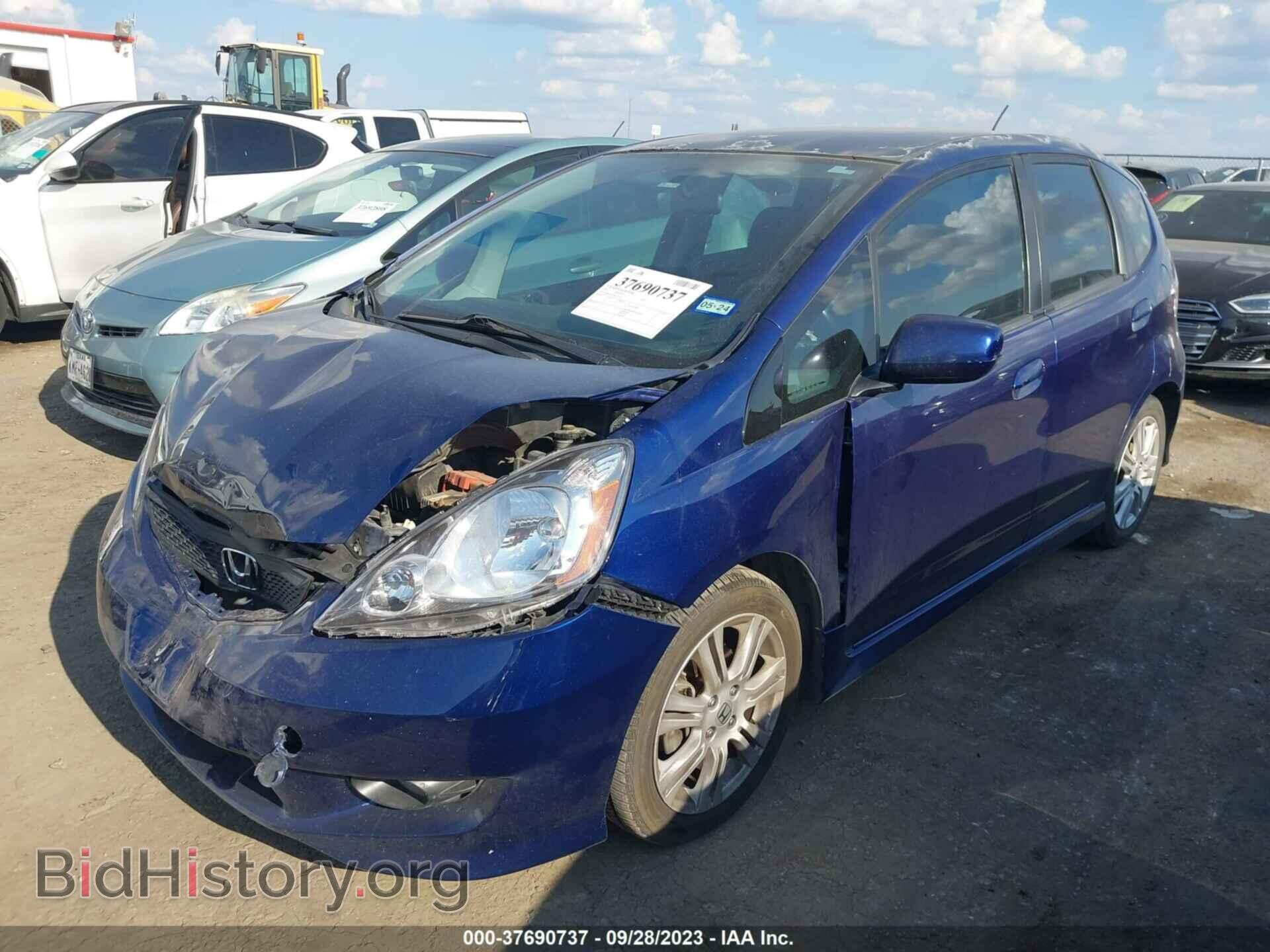 2011 HONDA FIT - VIN: JHMGE8H50BC019727 - Фото 2