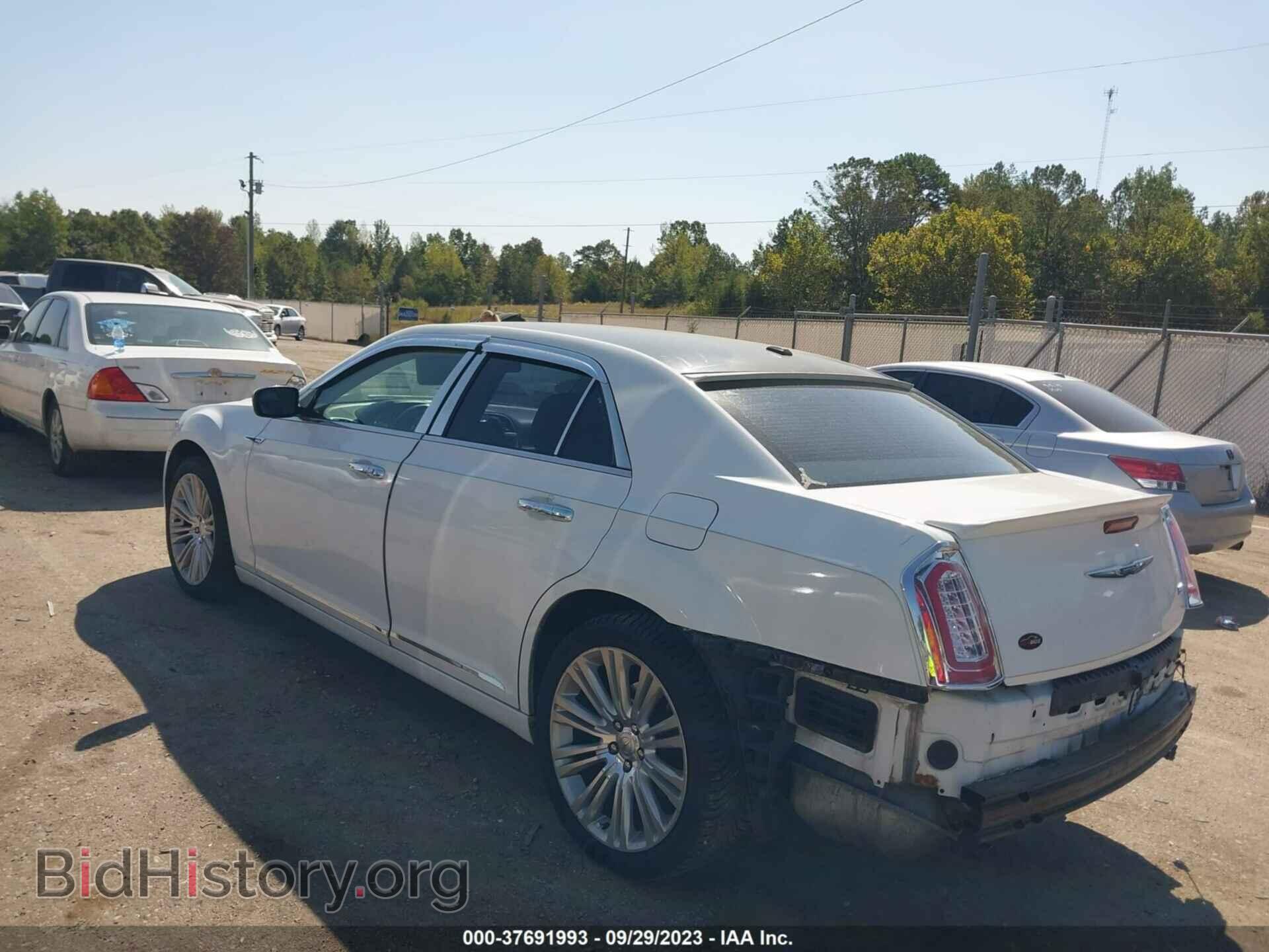 2011 CHRYSLER 300 - VIN: 2C3CA5CG9BH592162 - Фото 3