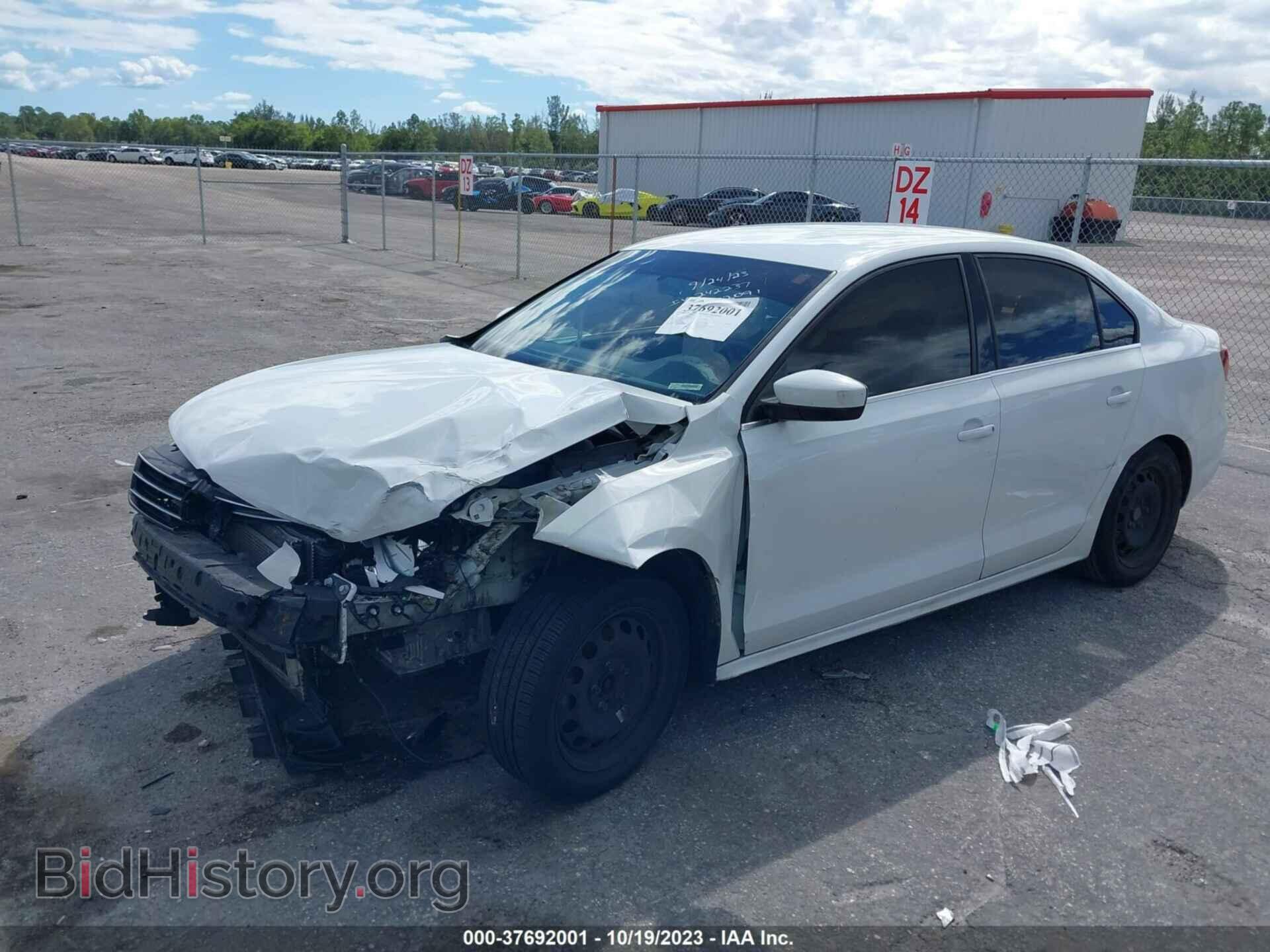 2017 VOLKSWAGEN JETTA - VIN: 3VW2B7AJ1HM392091 - Фото 2