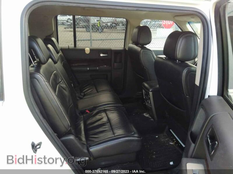 2011 Ford FLEX (VIN 2FMGK5CC4BBD32970) — фото 8 из 11