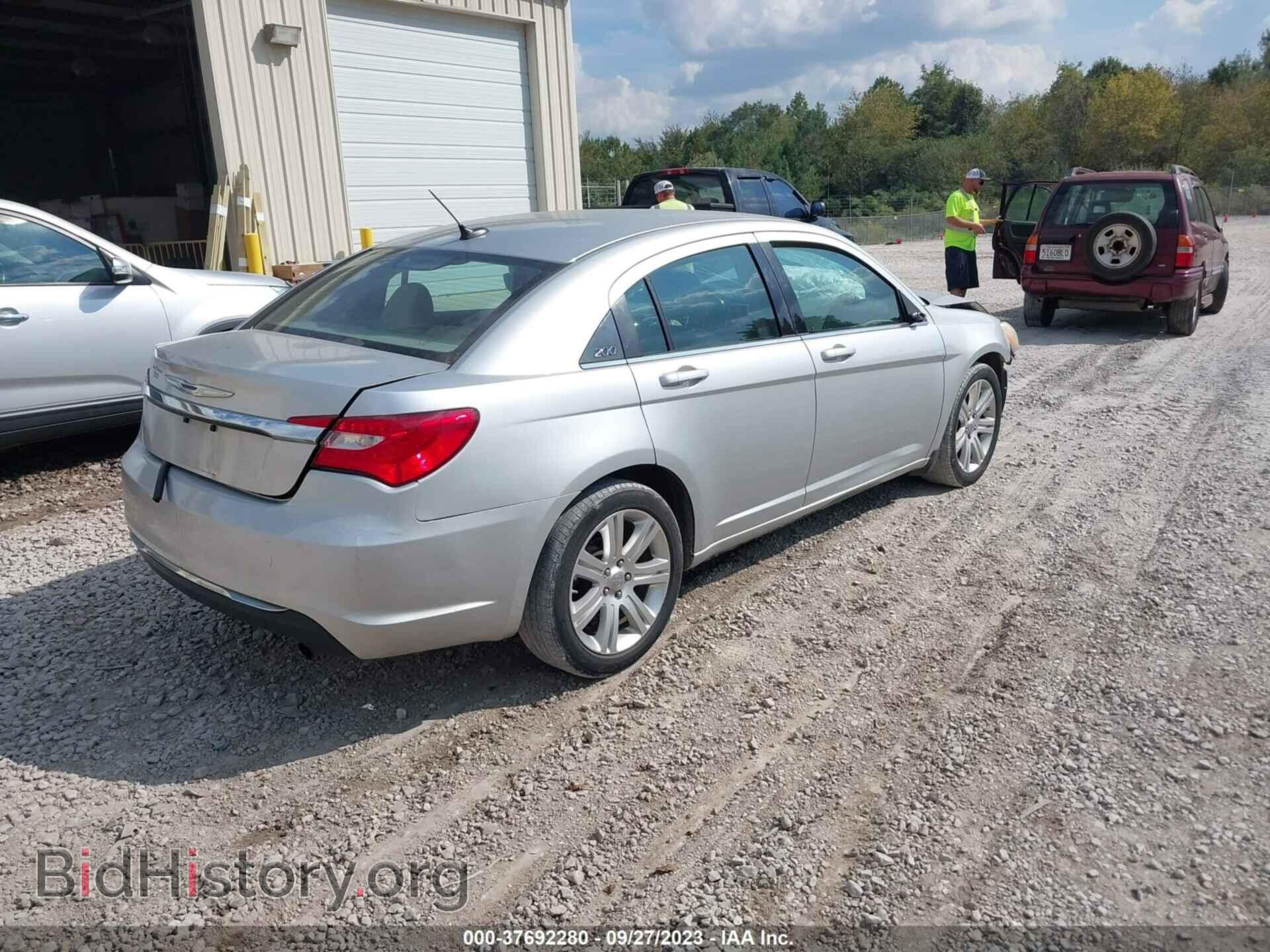 2012 CHRYSLER 200 - VIN: 1C3CCBAB2CN318729 - Фото 4