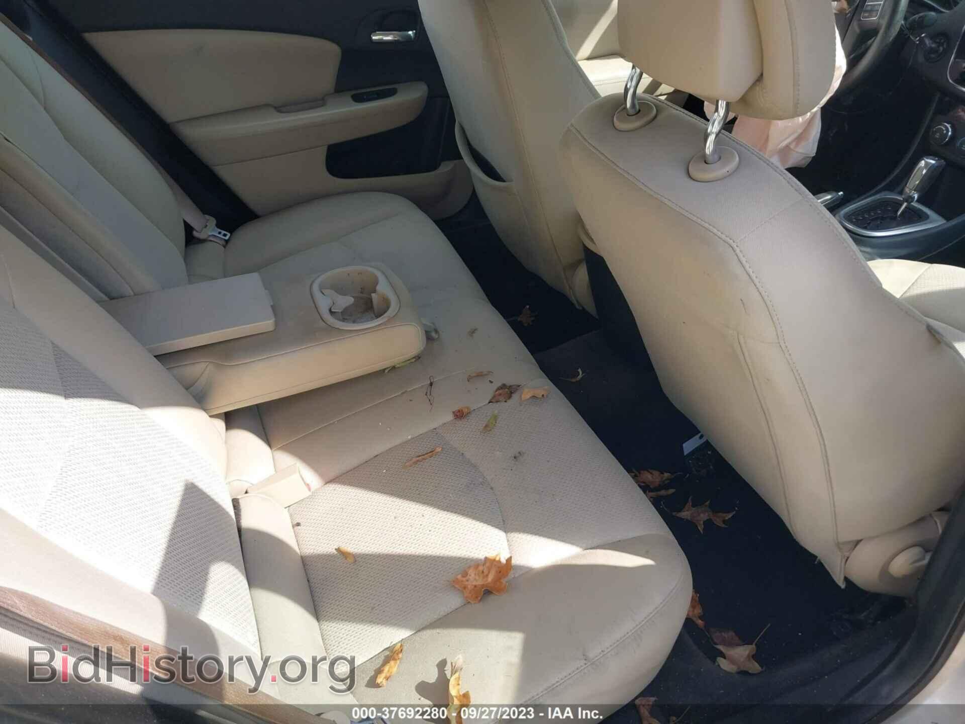 2012 CHRYSLER 200 - VIN: 1C3CCBAB2CN318729 - Фото 8