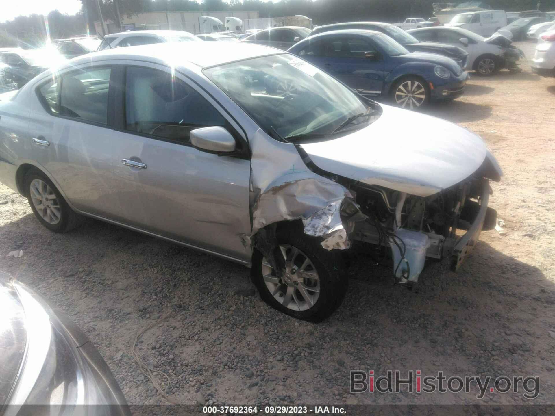 Photo 3N1CN7AP0JL871457 - NISSAN VERSA SEDAN 2018