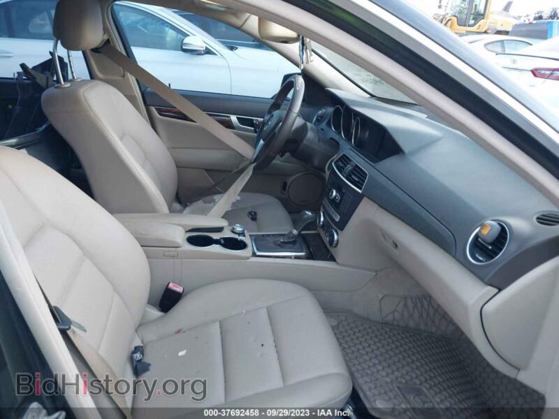 2012 Mercedes-Benz C-CLASS (VIN WDDGF4HB2CA650348) — фото 5 из 11