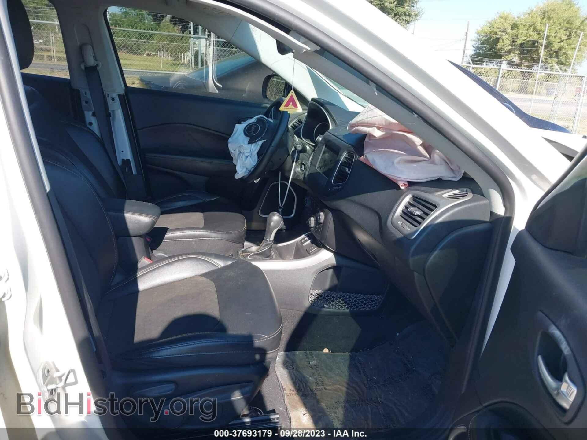 2019 JEEP COMPASS - VIN: 3C4NJCBB2KT652174 - Photo 5