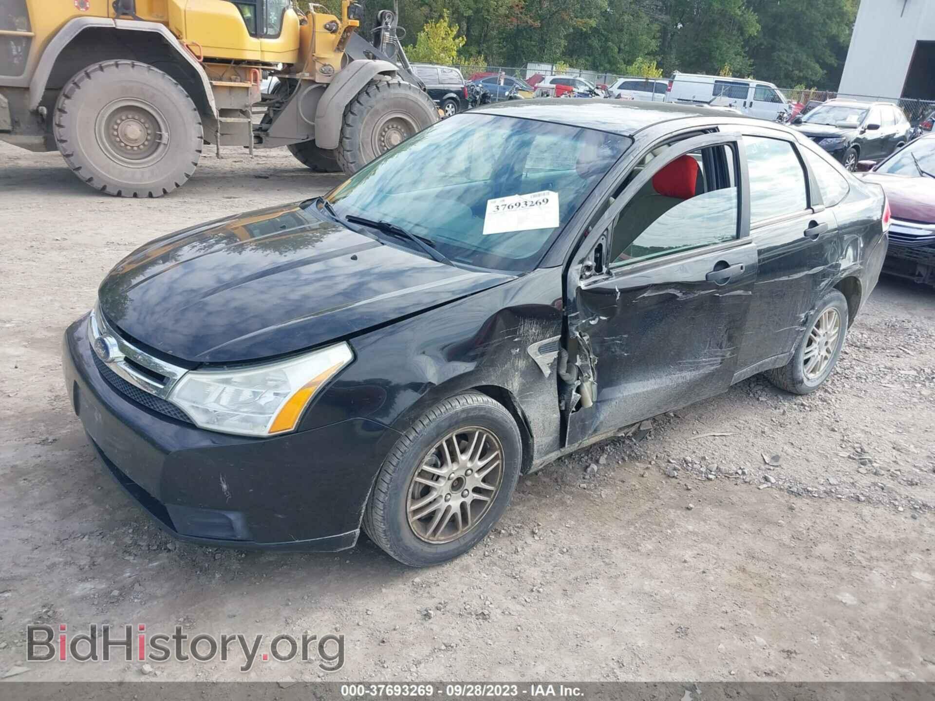 2008 FORD FOCUS - VIN: 1FAHP35N48W272957 - Фото 2