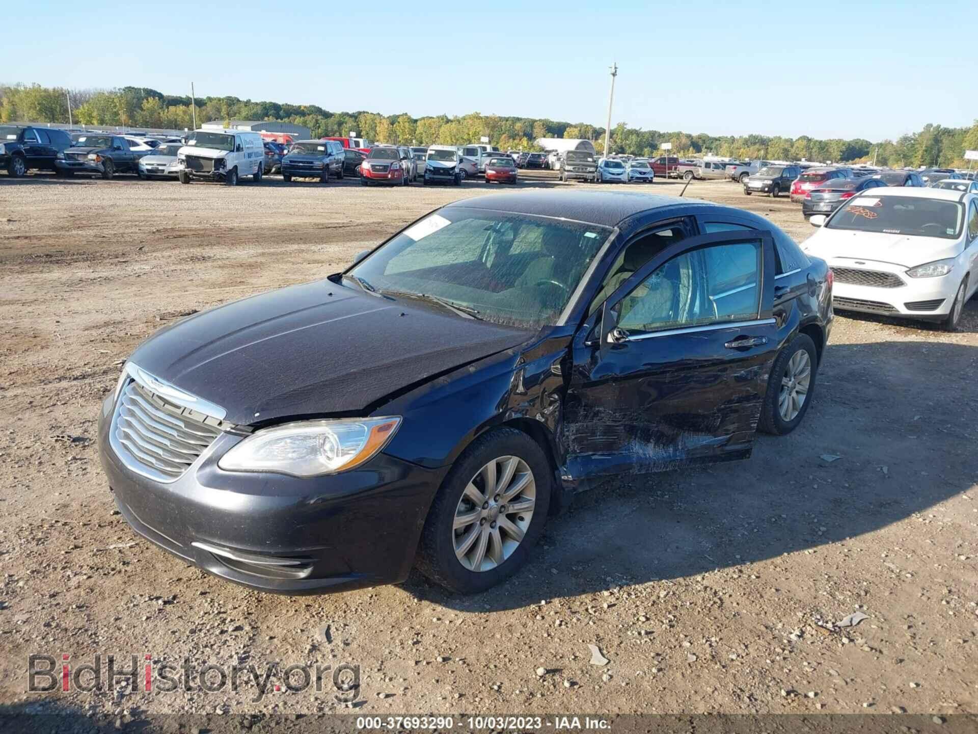 2011 CHRYSLER 200 - VIN: 1C3BC1FB1BN594641 - Фото 2