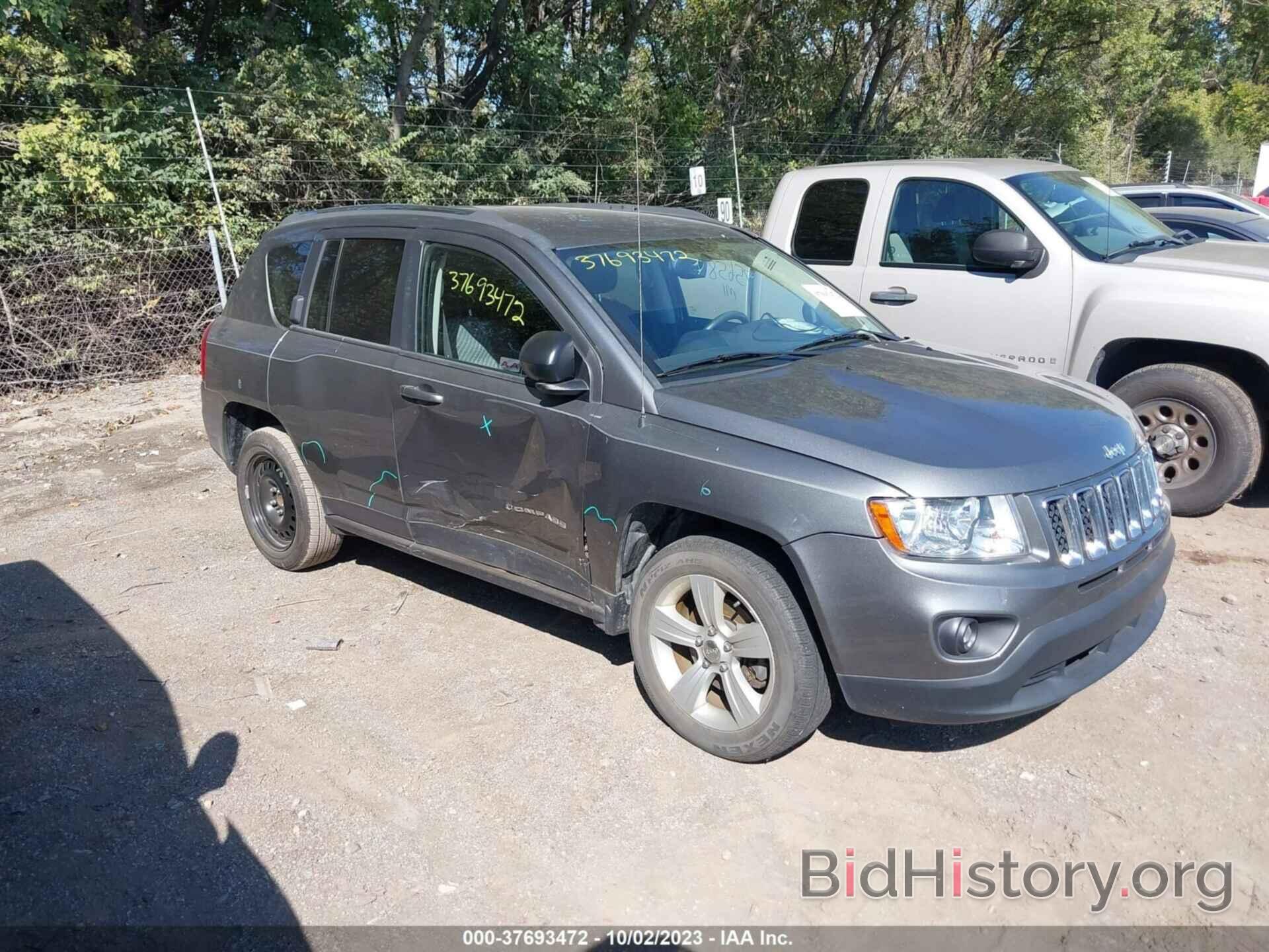 Photo 1C4NJCEB3DD250832 - JEEP COMPASS 2013