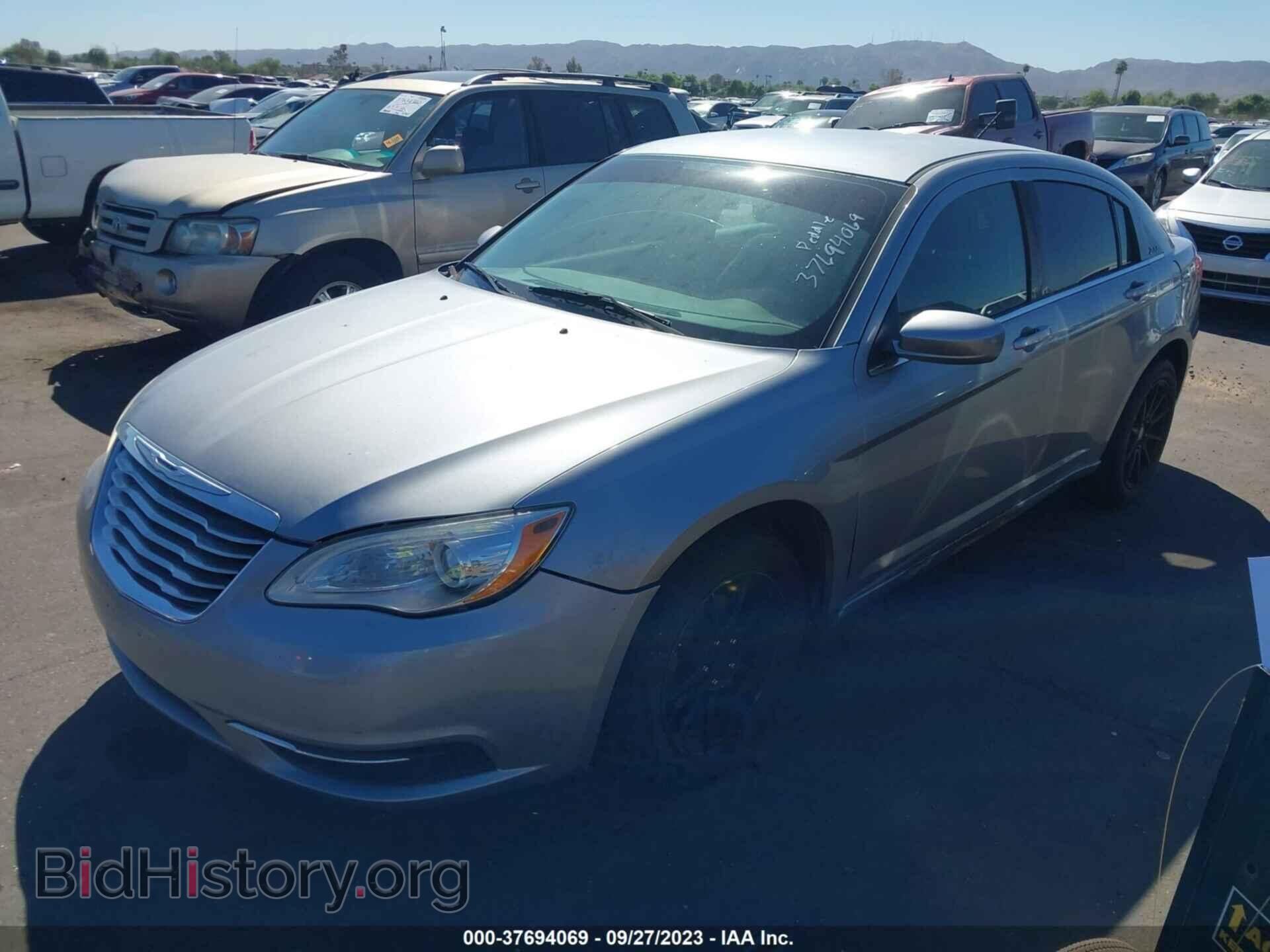 2014 CHRYSLER 200 - VIN: 1C3CCBAB3EN210641 - Фото 2