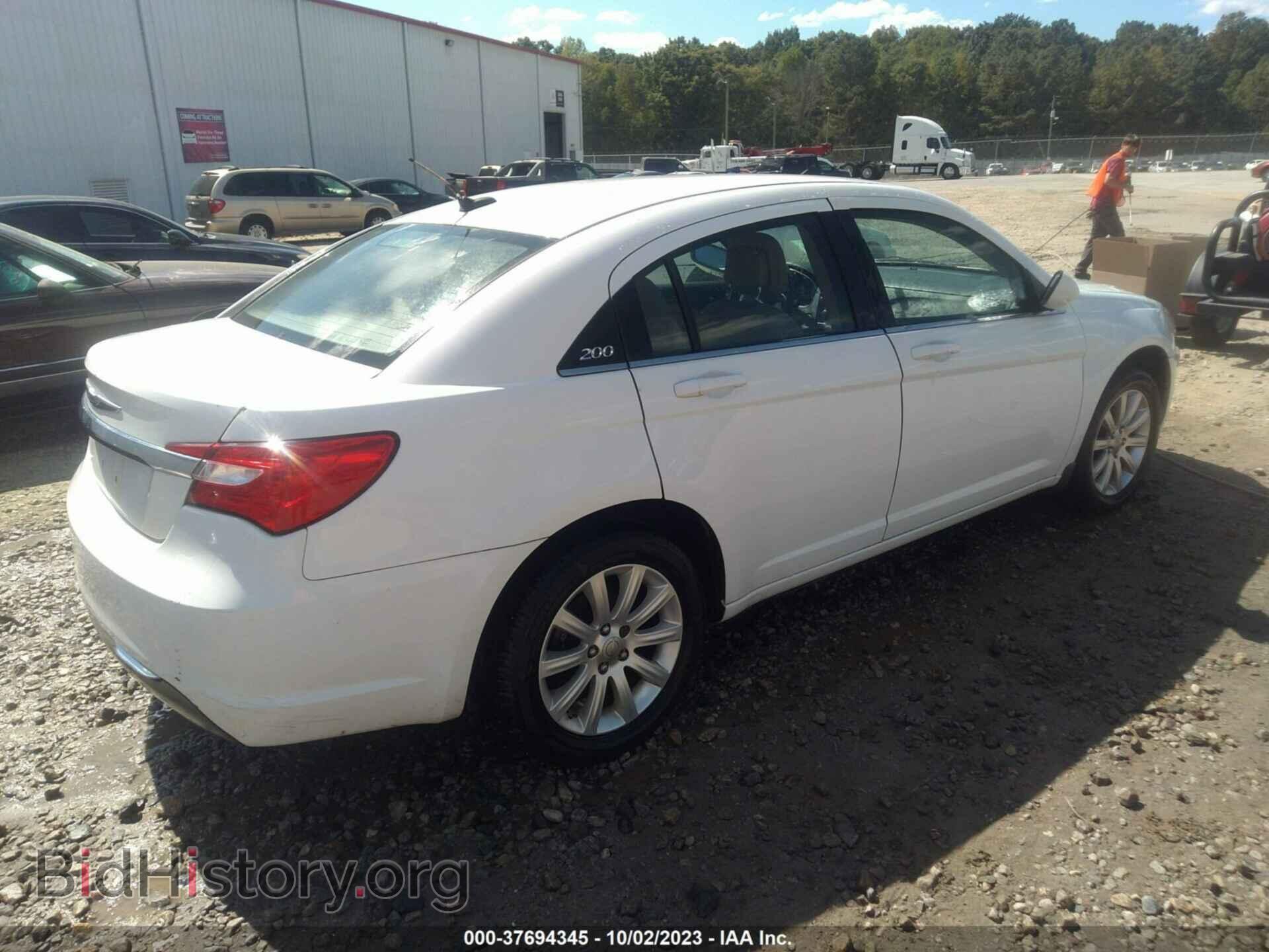 2013 CHRYSLER 200 - VIN: 1C3CCBBB0DN765981 - Фото 4