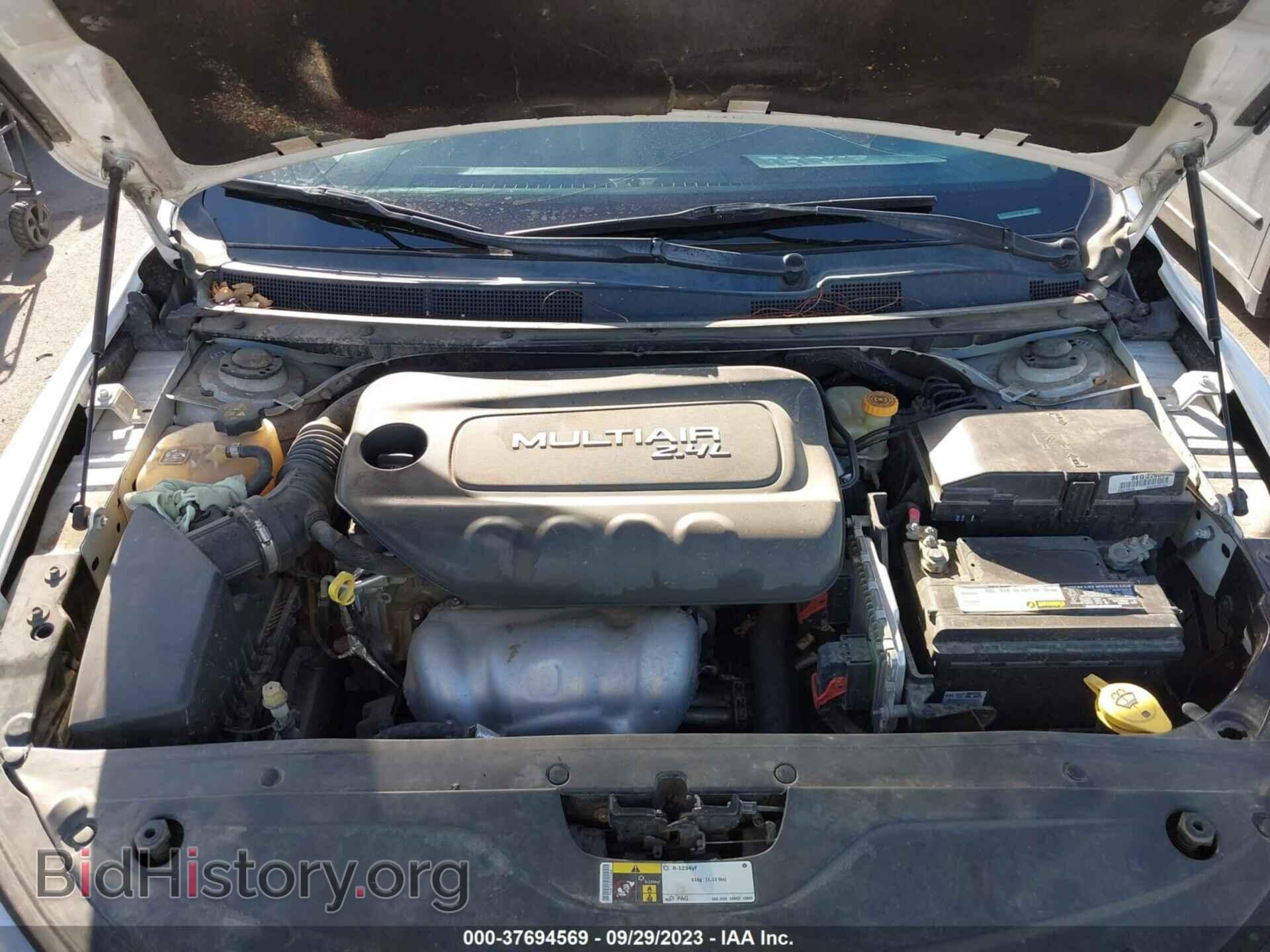 2015 CHRYSLER 200 - VIN: 1C3CCCAB4FN570086 - Фото 9