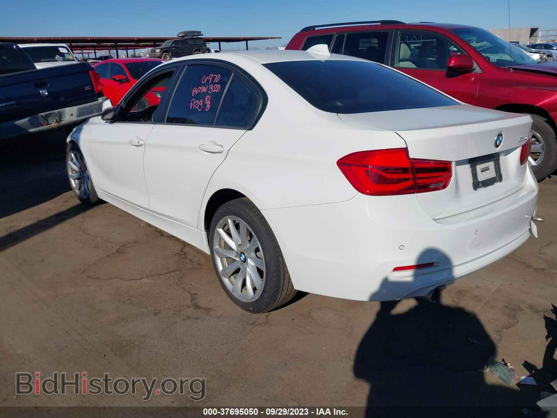 2018 BMW 320I - VIN: WBA8E1G59JNU92539 - Фото 3