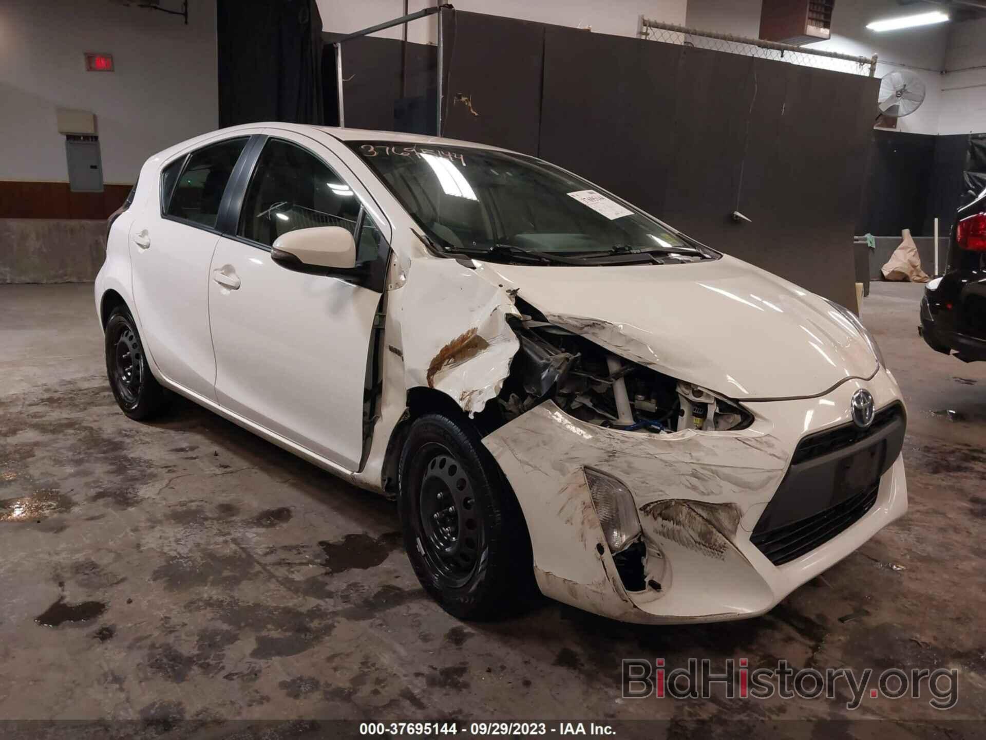 Фотография JTDKDTB32G1132154 - TOYOTA PRIUS C 2016